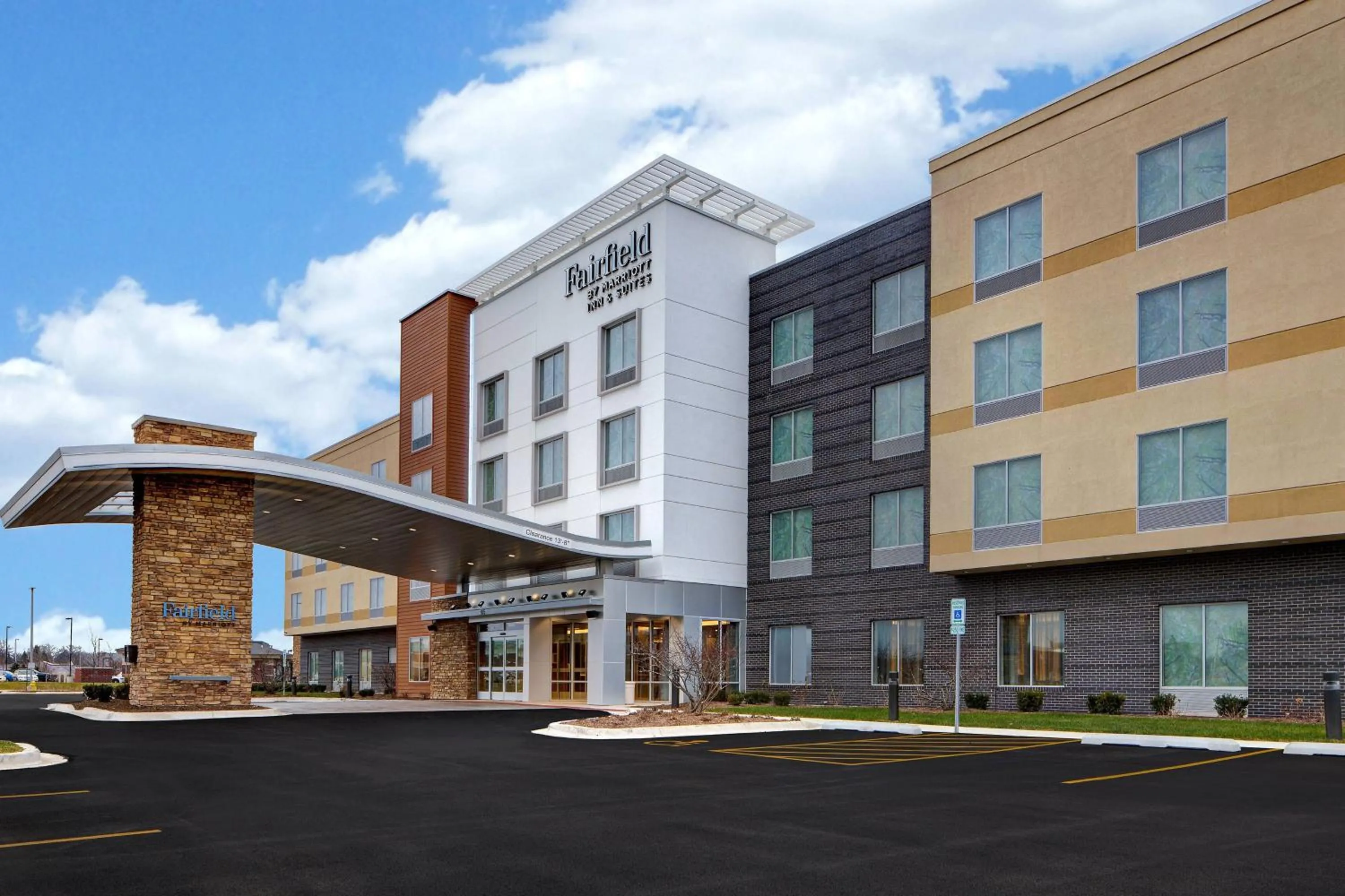 Property building in Fairfield Inn & Suites by Marriott Chicago Bolingbrook