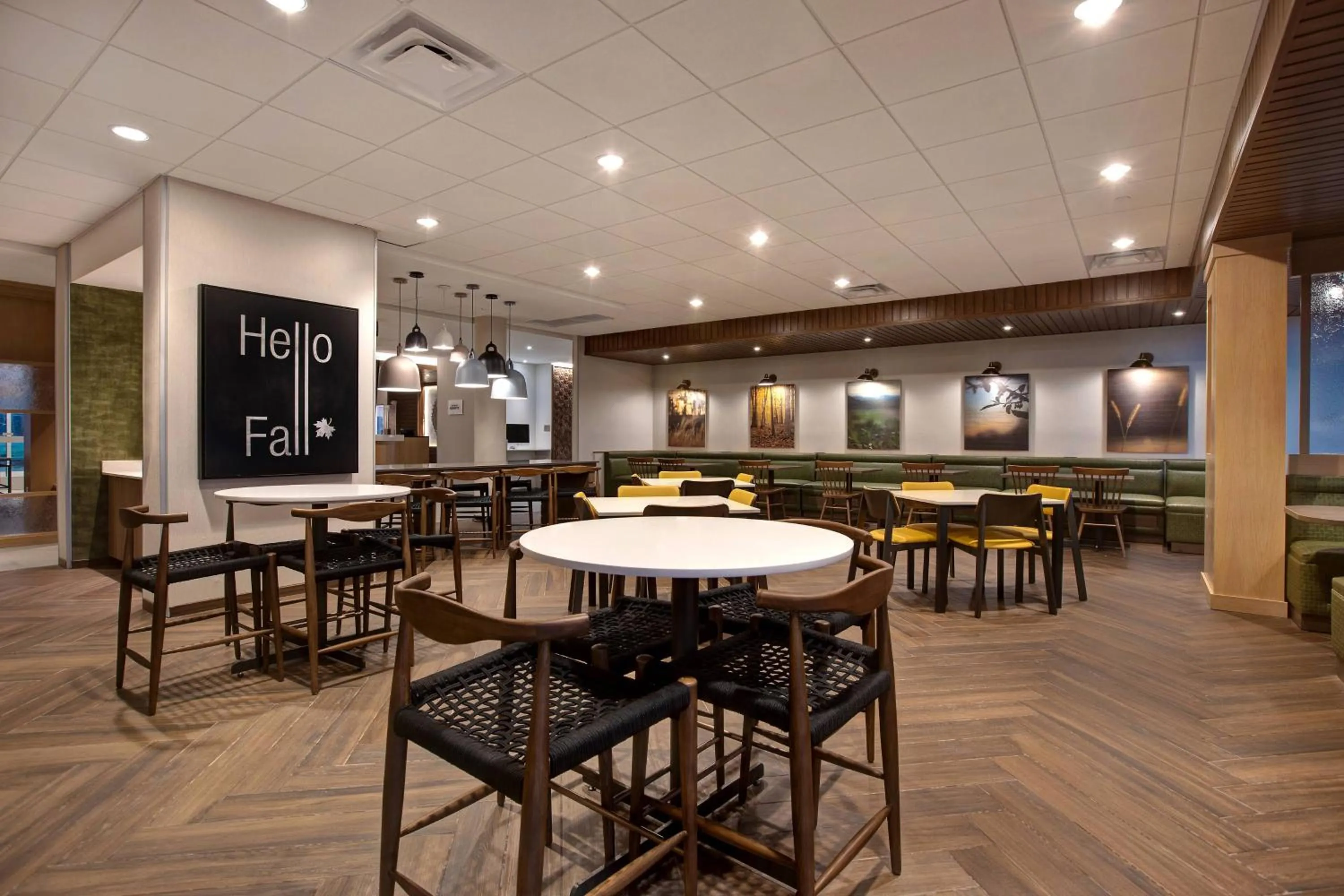 Breakfast in Fairfield Inn & Suites by Marriott Chicago Bolingbrook