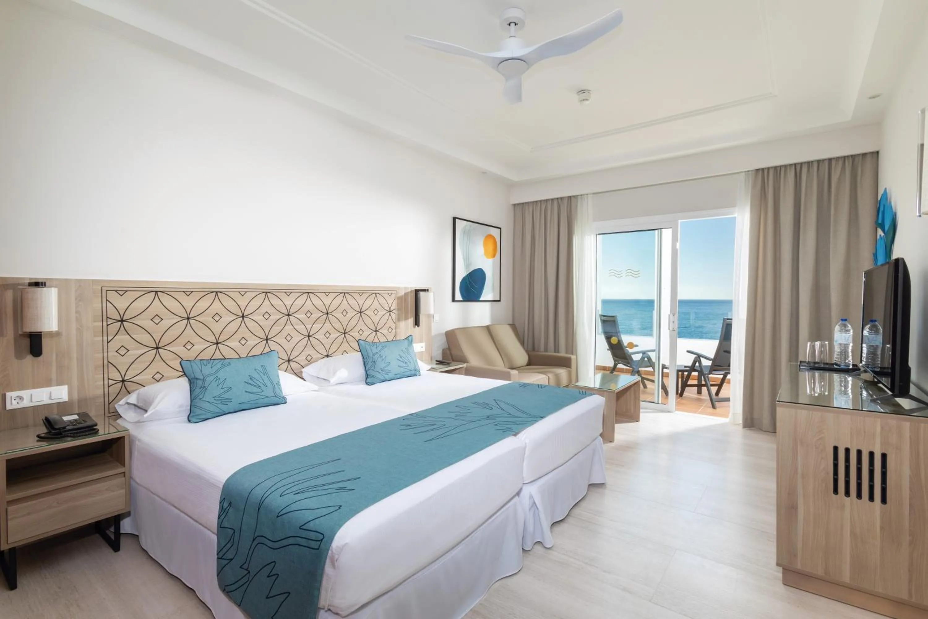 TV and multimedia, Bed in Hotel Riu Madeira - All Inclusive