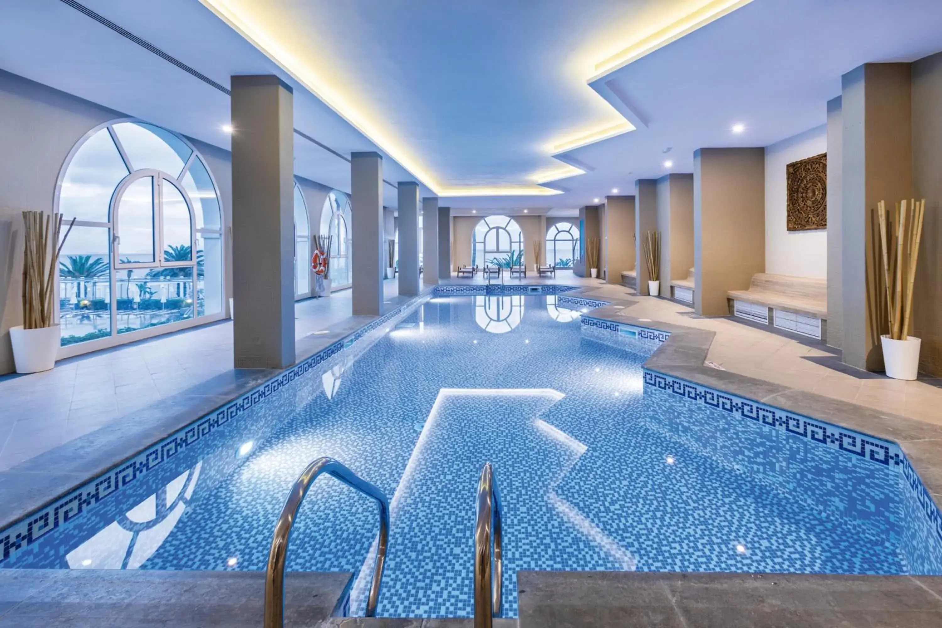 Swimming pool in Hotel Riu Madeira - All Inclusive Swimming pool in Hotel Riu Madeira - All Inclusive