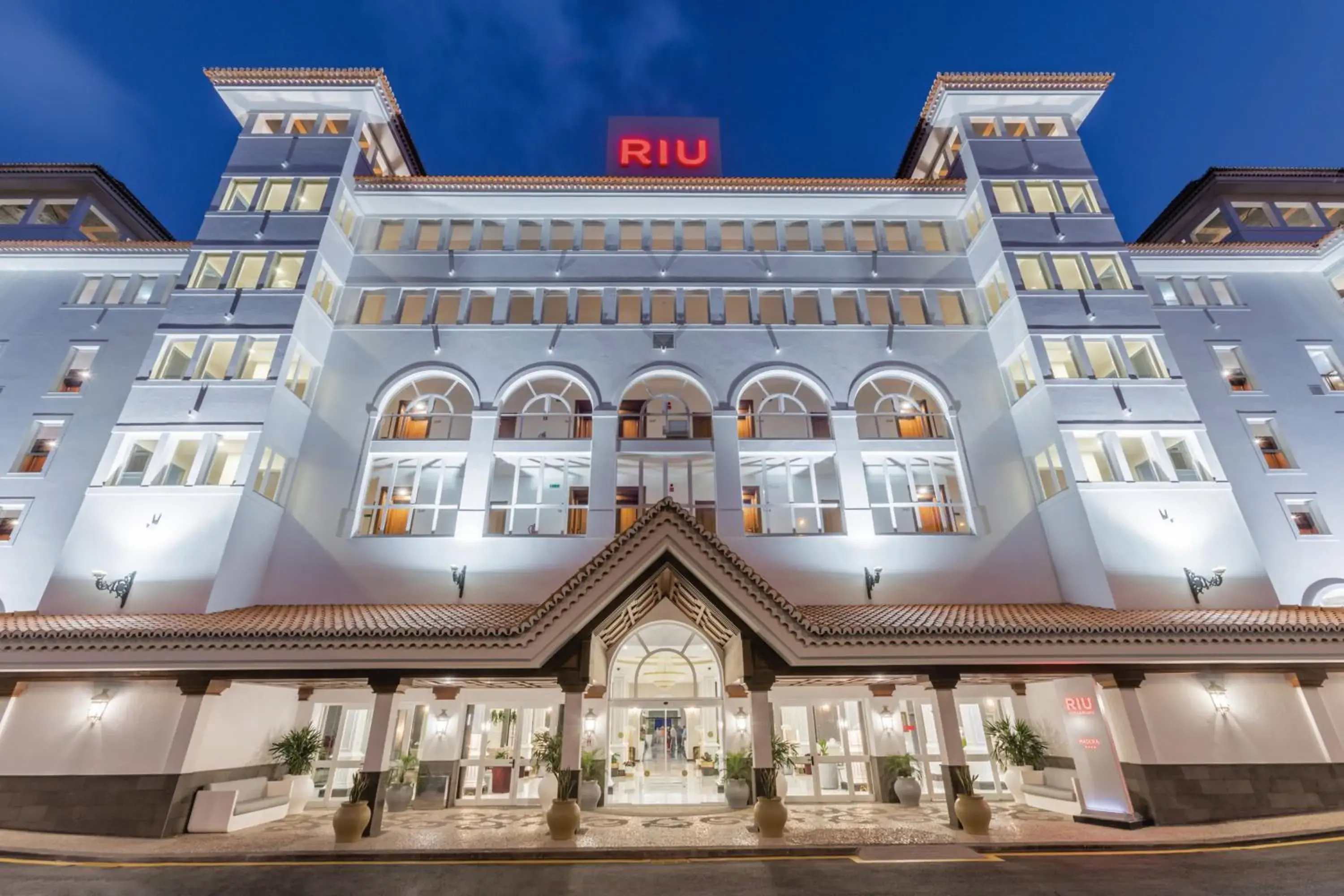 Facade/entrance in Hotel Riu Madeira - All Inclusive Facade/entrance in Hotel Riu Madeira - All Inclusive