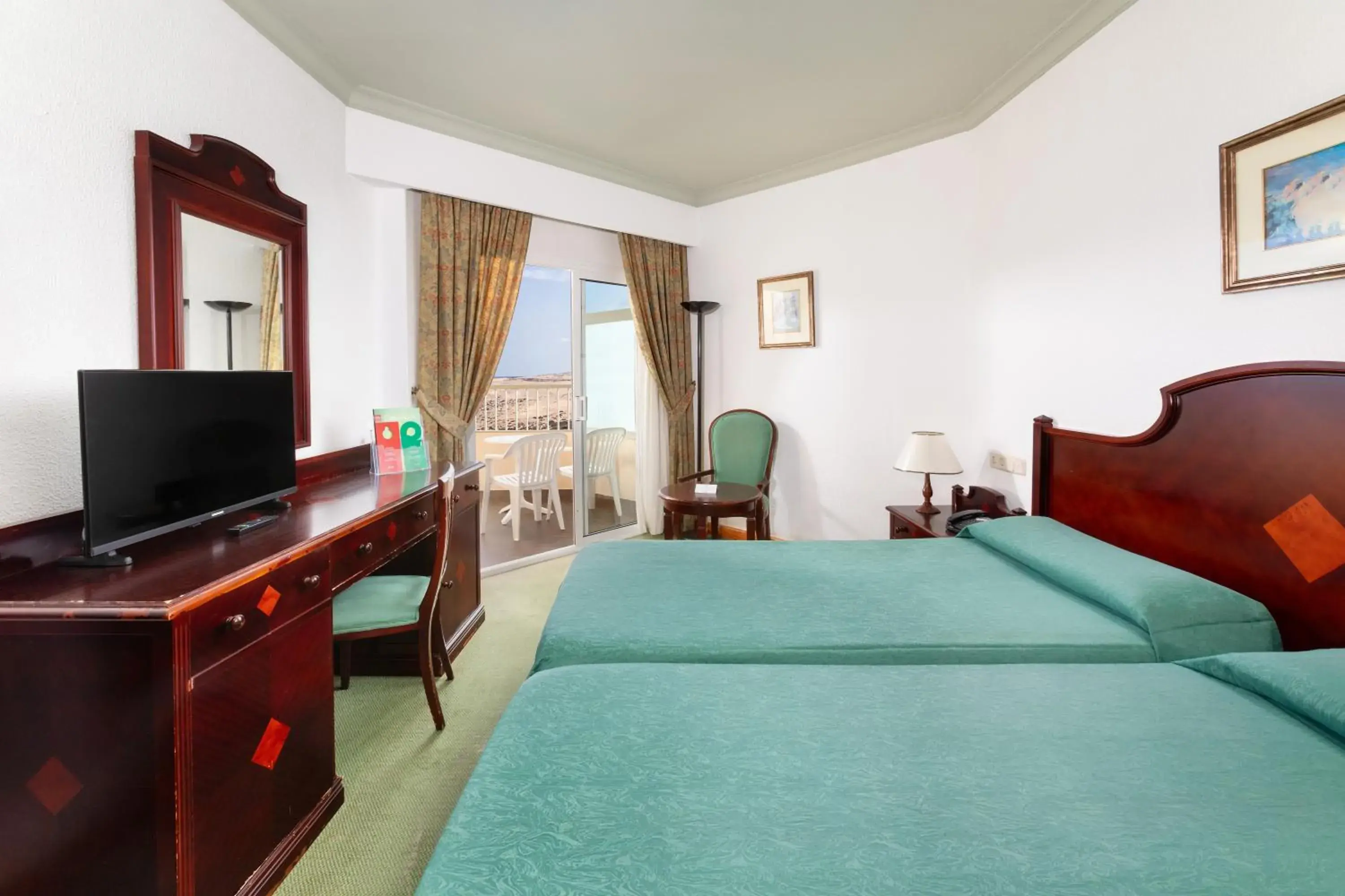 Bedroom, Bed in Hotel Riu Oliva Beach Resort - All Inclusive Bedroom, Bed in Hotel Riu Oliva Beach Resort - All Inclusive