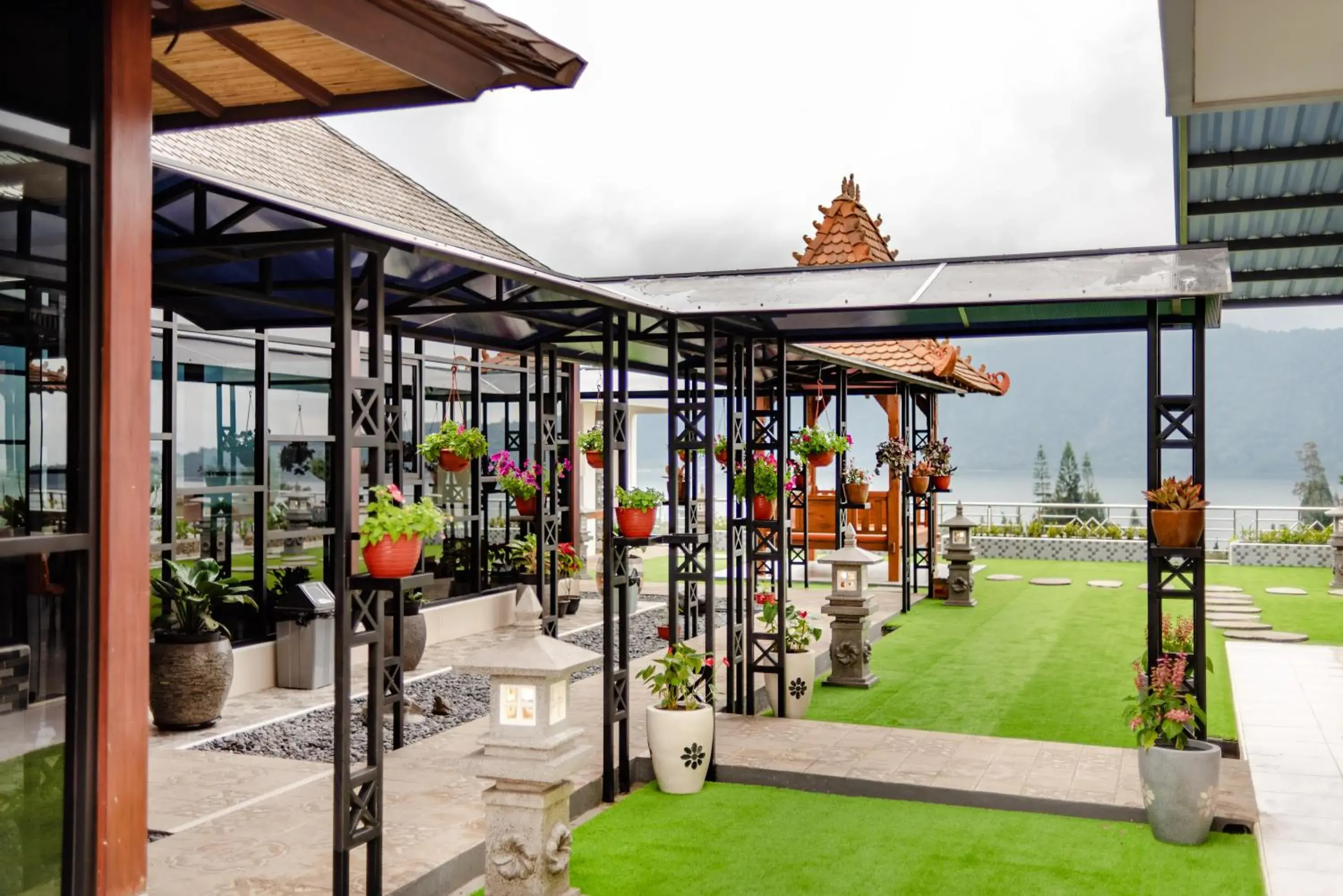 Property building in Dedanau Hotel Property building in Dedanau Hotel