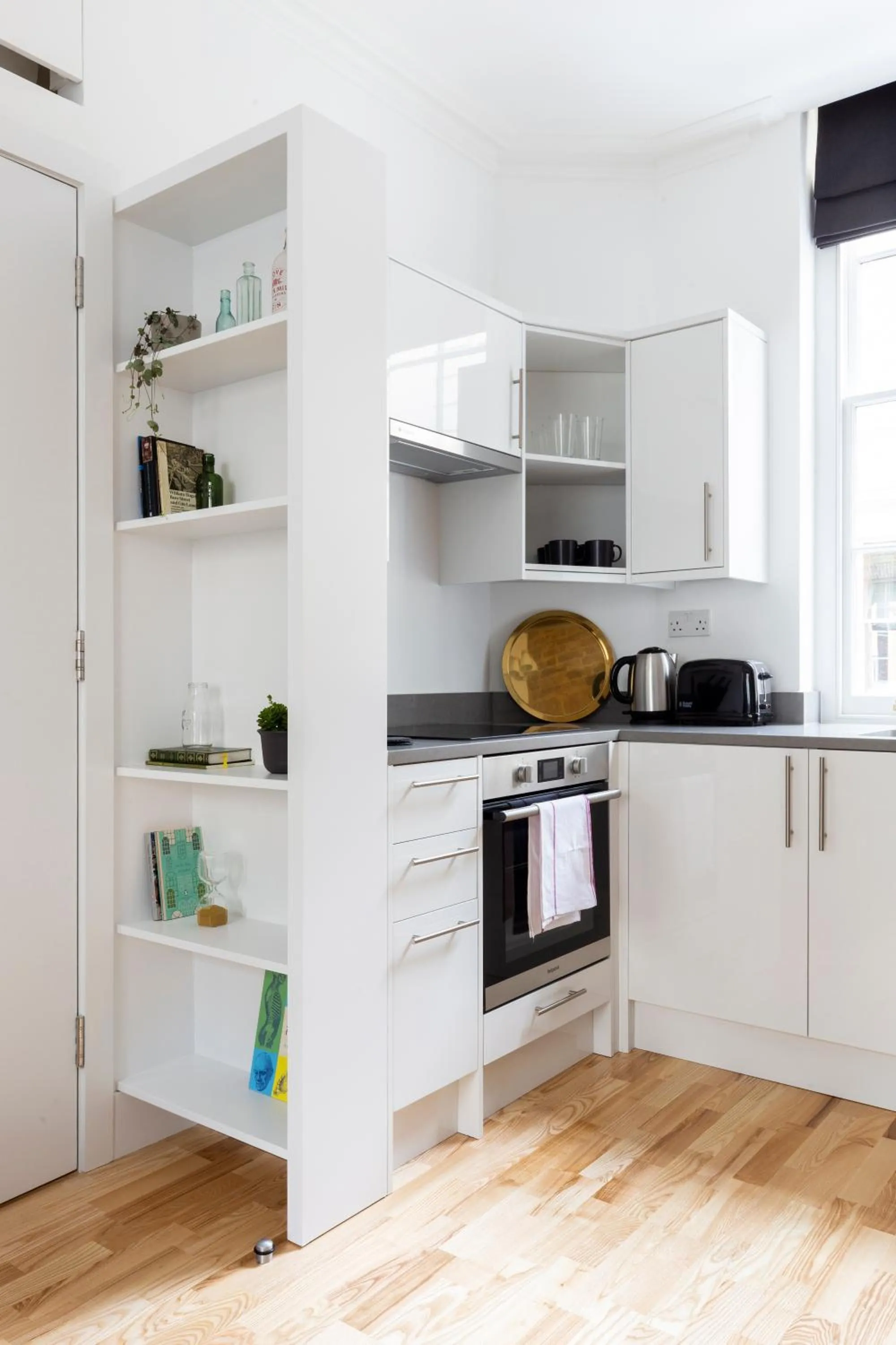 Kitchen or kitchenette in Bloomsbury By Viridian Apartments
