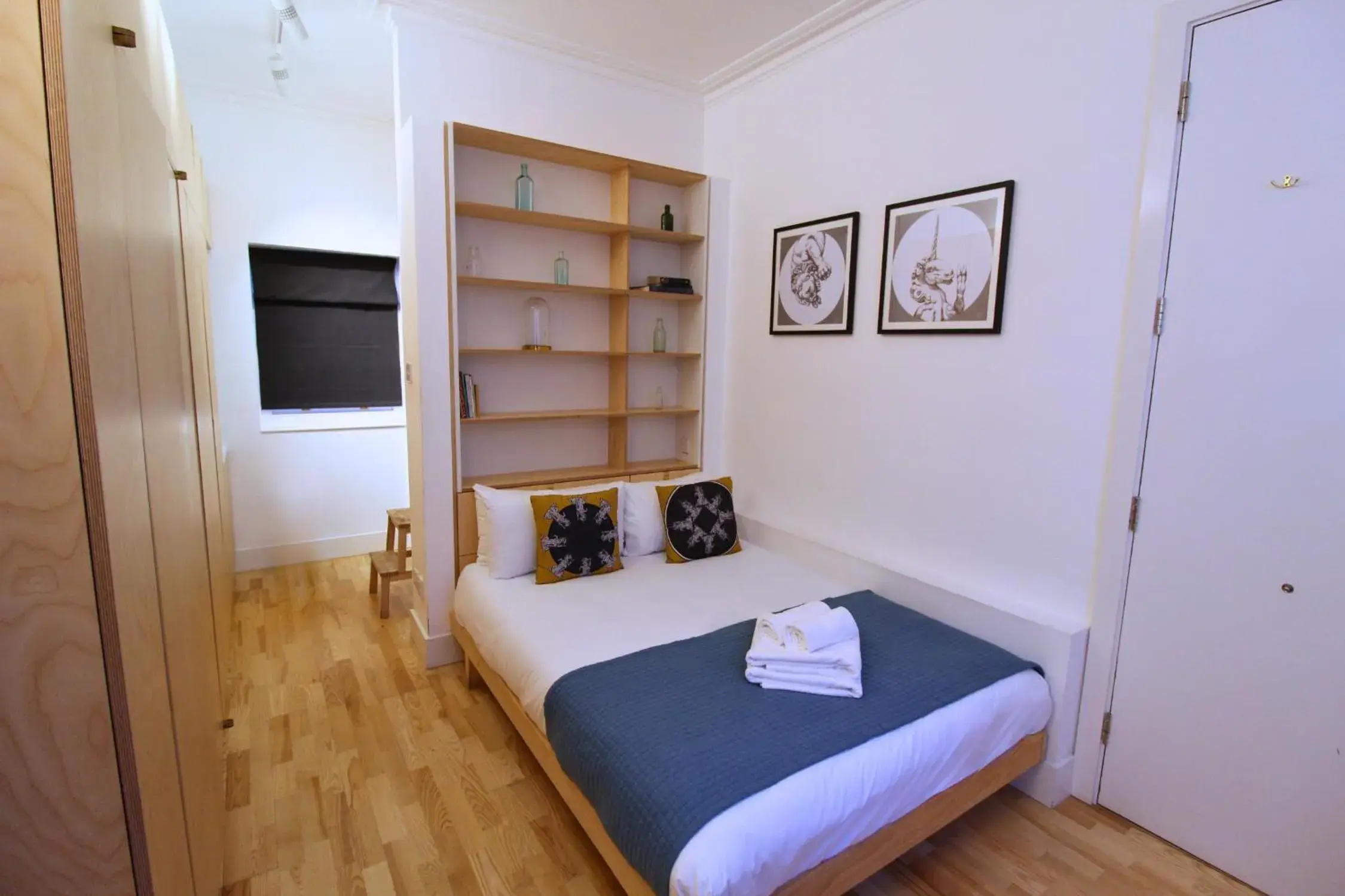 Bed in Bloomsbury By Viridian Apartments Bed in Bloomsbury By Viridian Apartments