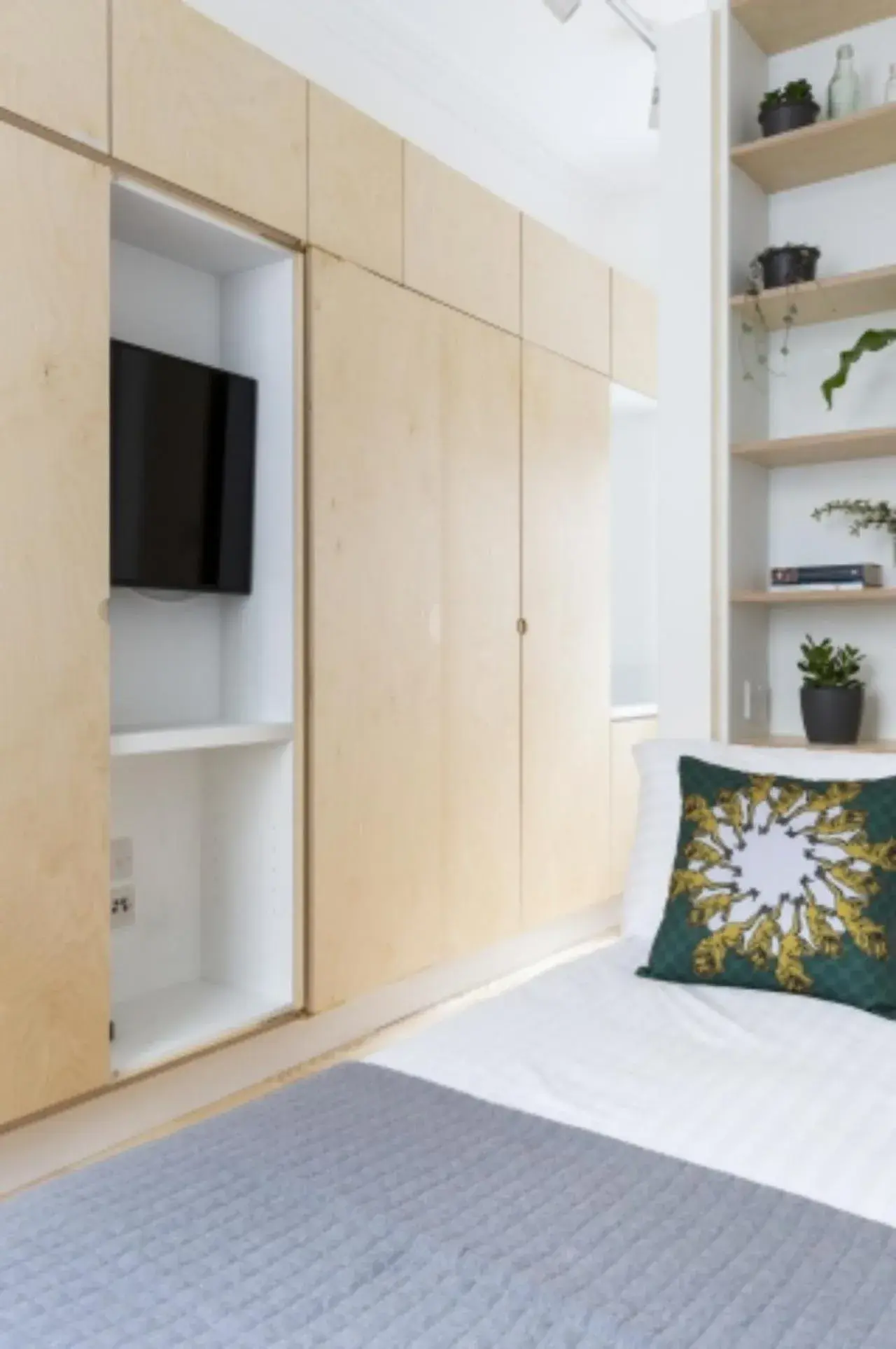 Bed in Bloomsbury By Viridian Apartments Bed in Bloomsbury By Viridian Apartments