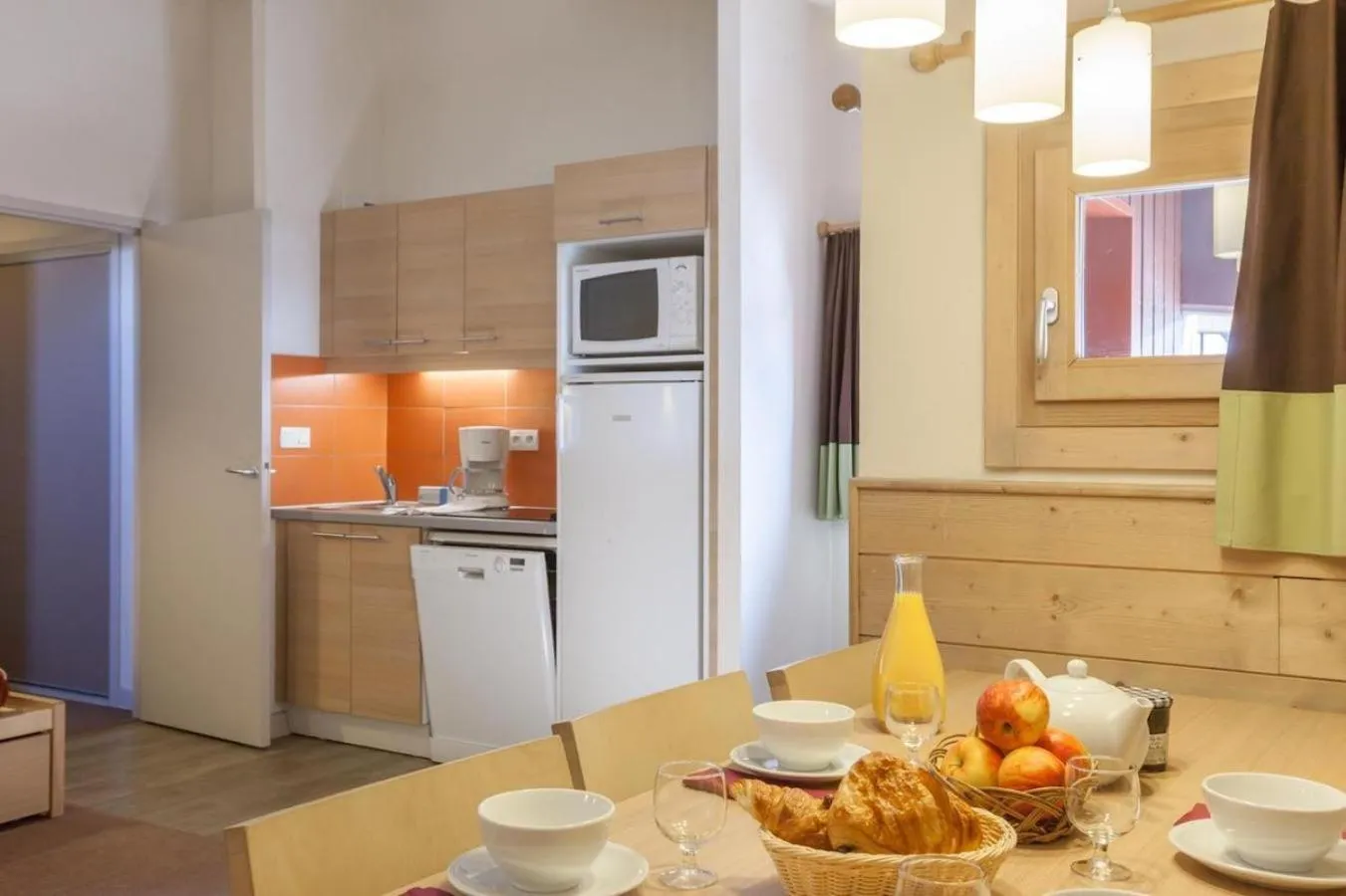 Kitchen or kitchenette in Résidence Les Gémeaux - Belle Plagne