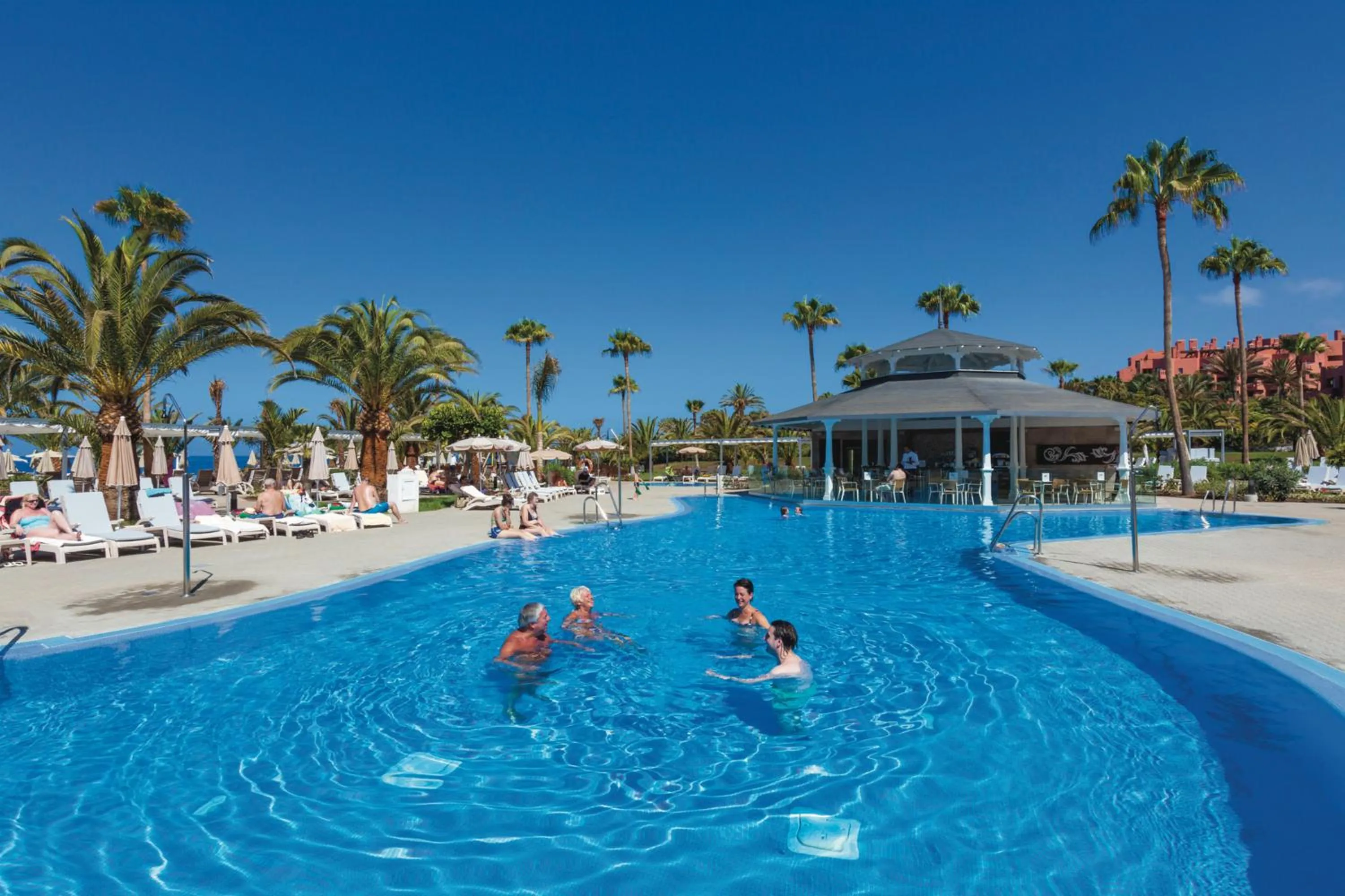 Swimming pool in Hotel Riu Palace Tenerife