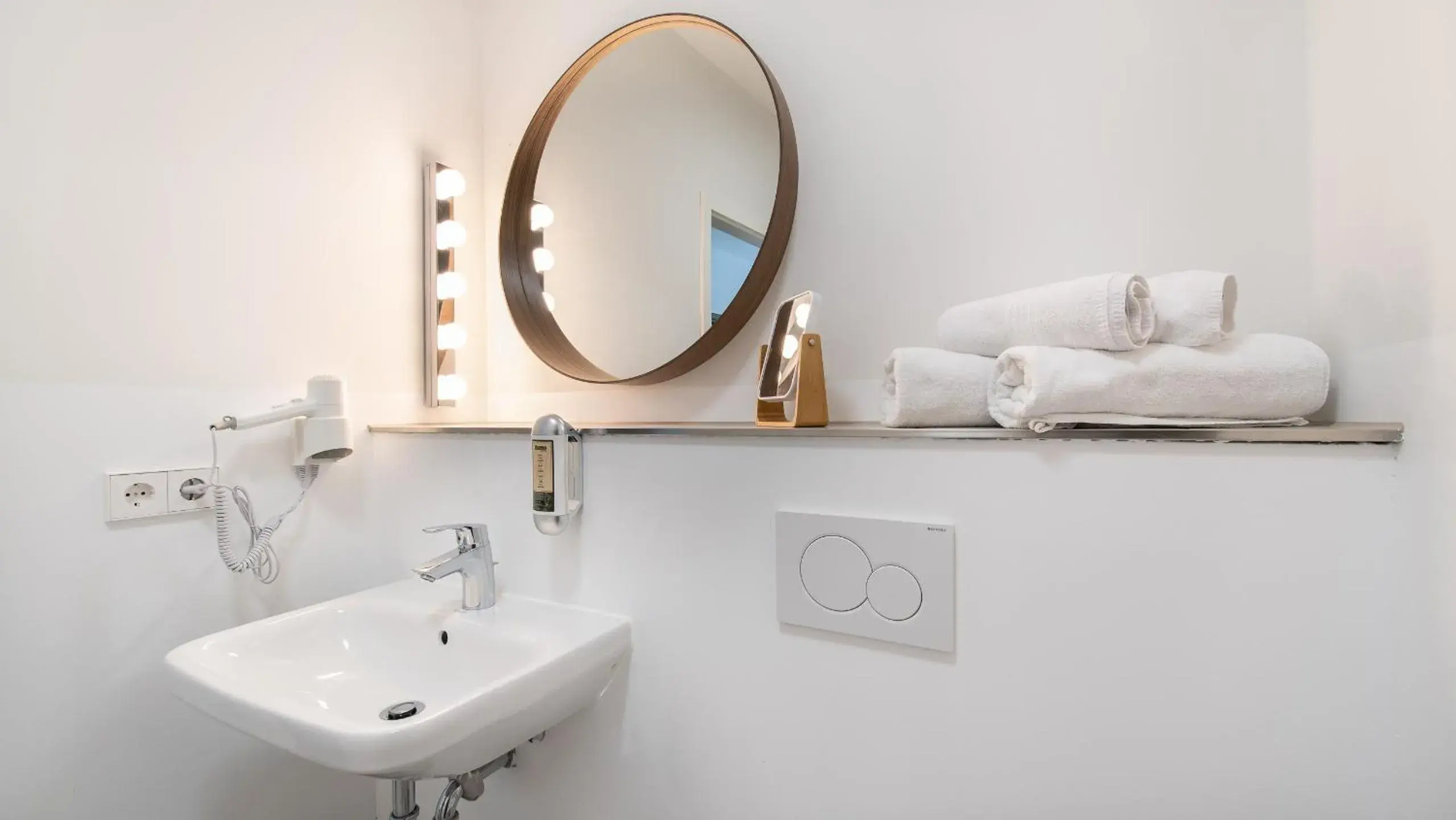 Deluxe Double Room in Metropol Apartments & Suites Deluxe Double Room in Metropol Apartments & Suites