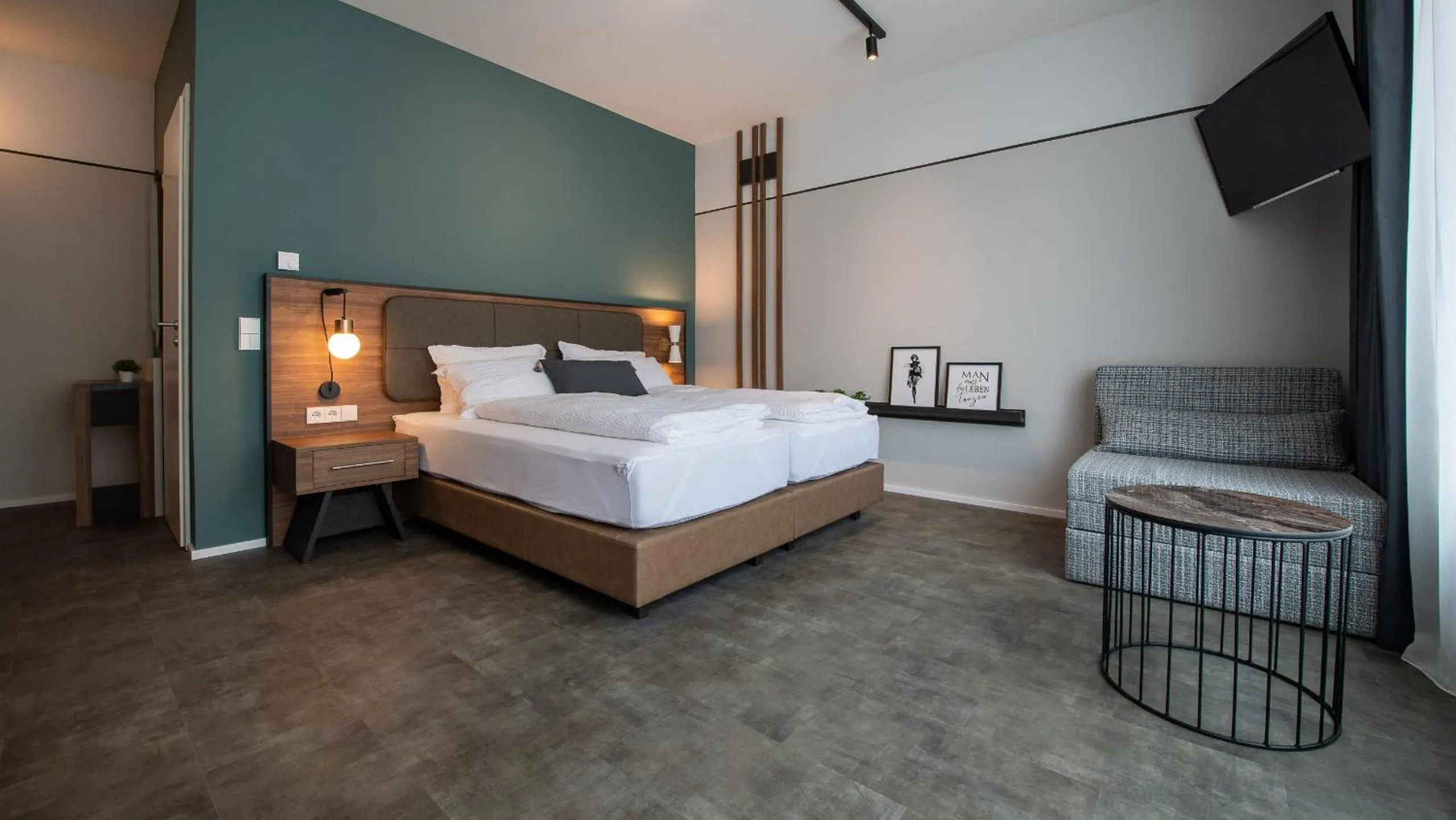 Photo of the whole room, Bed in Metropol Apartments & Suites