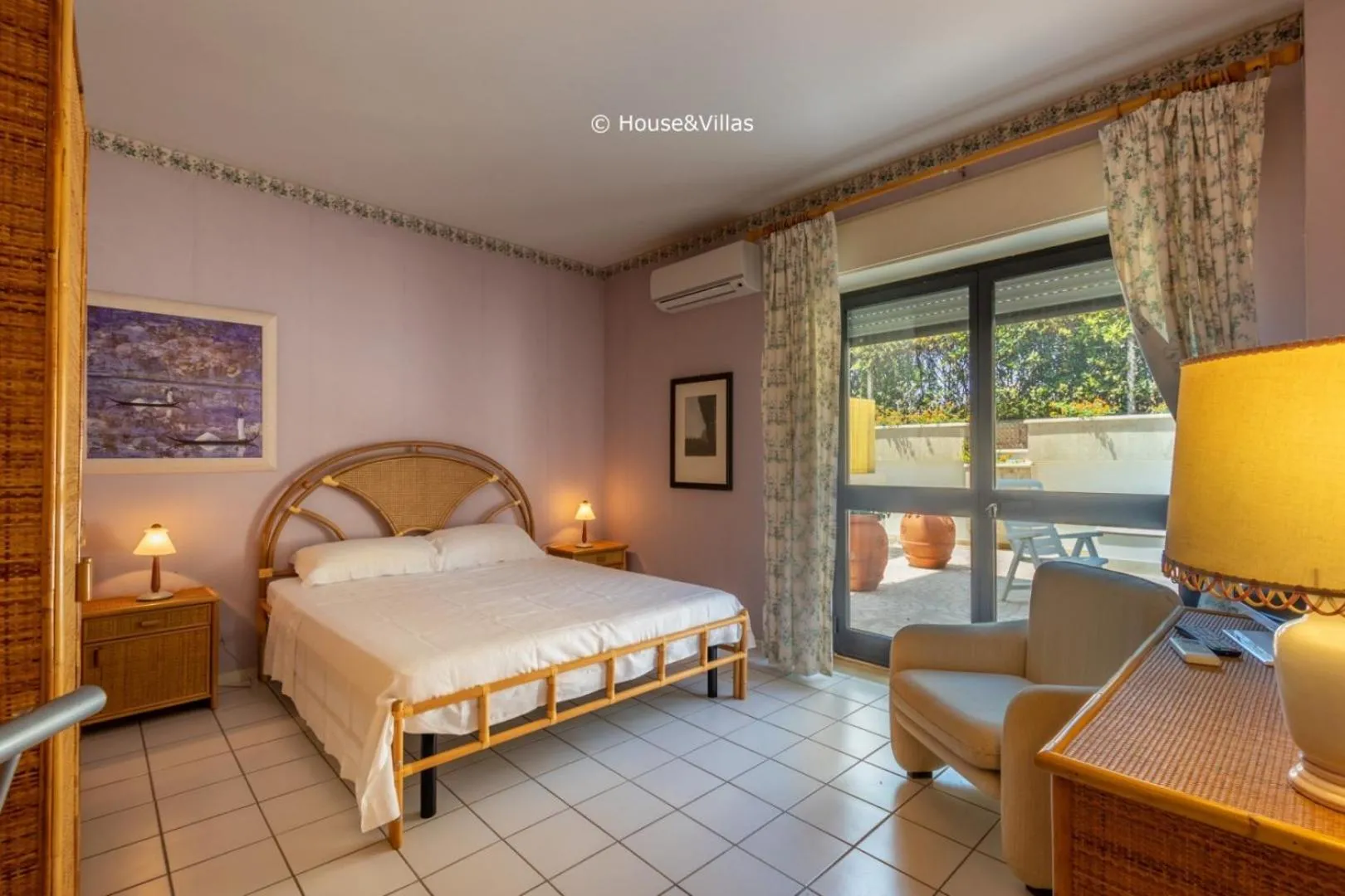 Bed in Eden Charming House