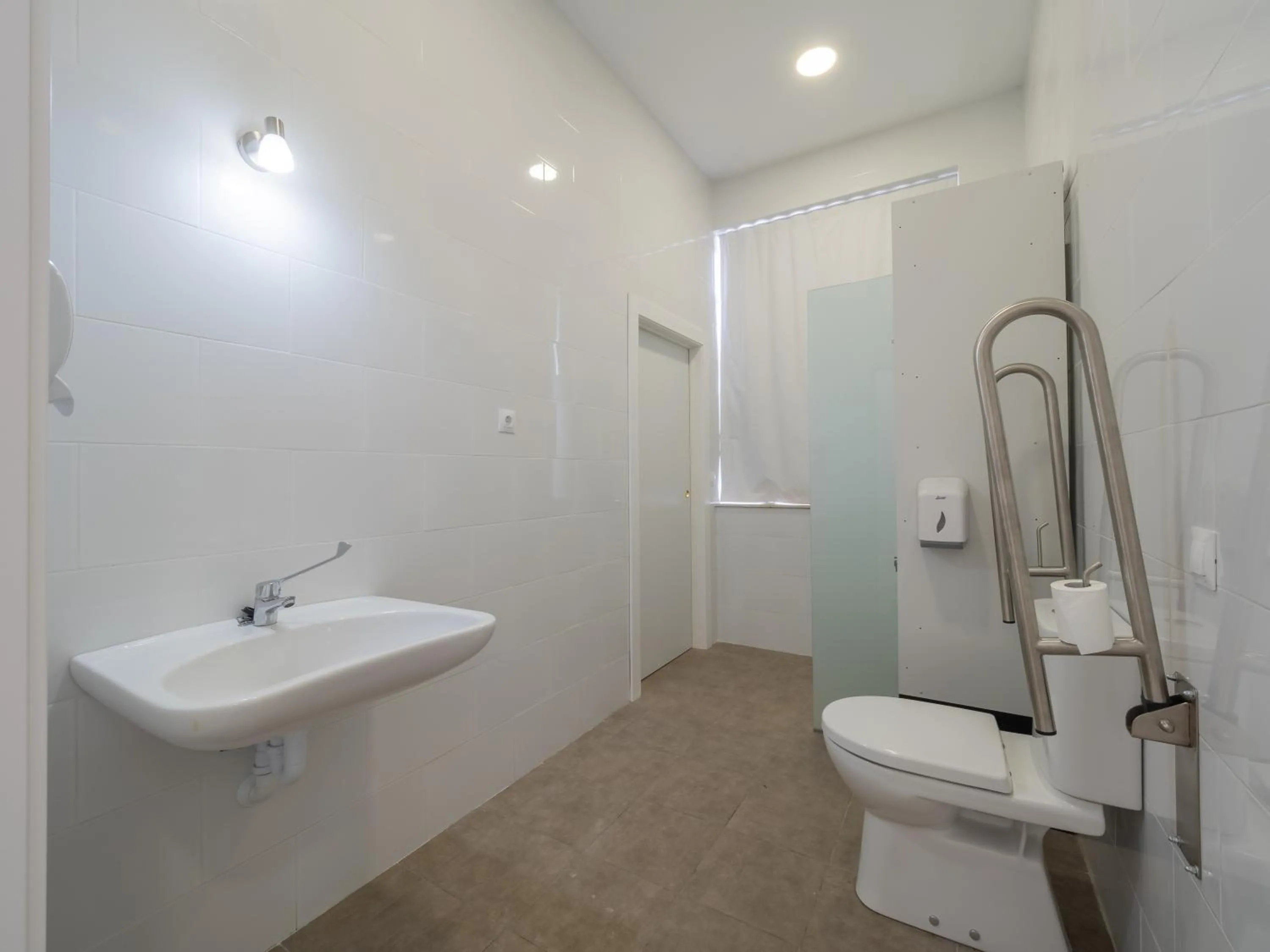 Shower in El Hostel & CO