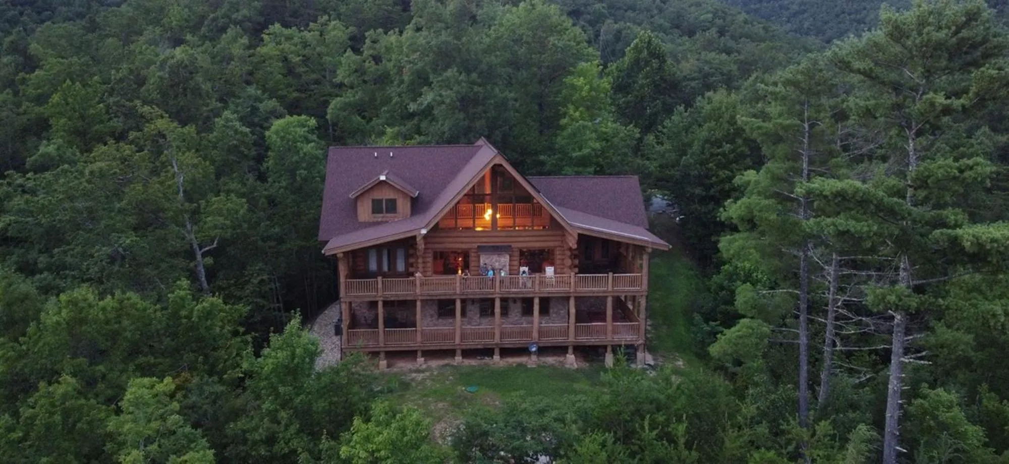 Property building in Big Bear Ridge Lodge - Breathtaking mountain views and private forest scenes in amazing large log cabin