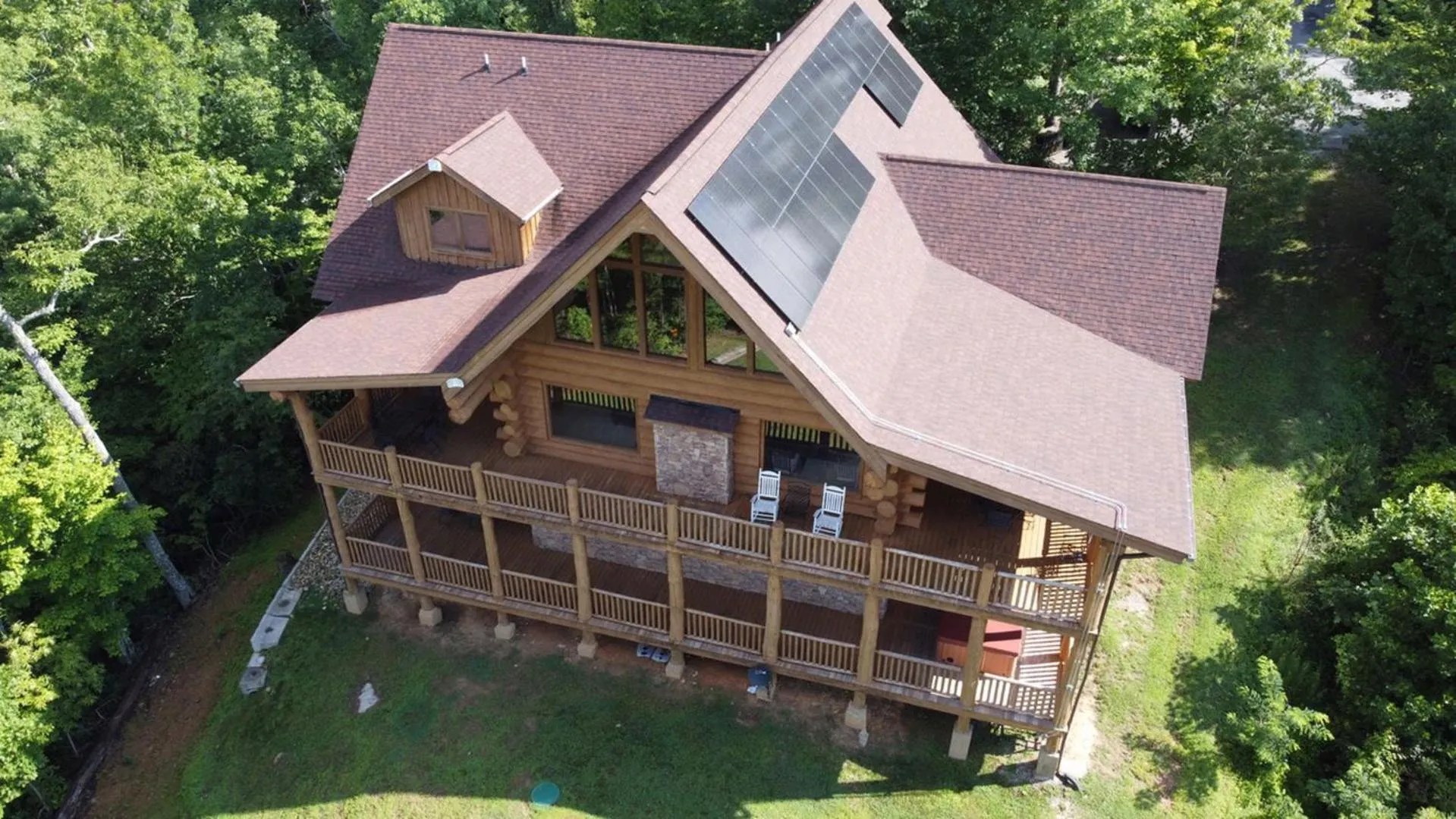 Property building in Big Bear Ridge Lodge - Breathtaking mountain views and private forest scenes in amazing large log cabin