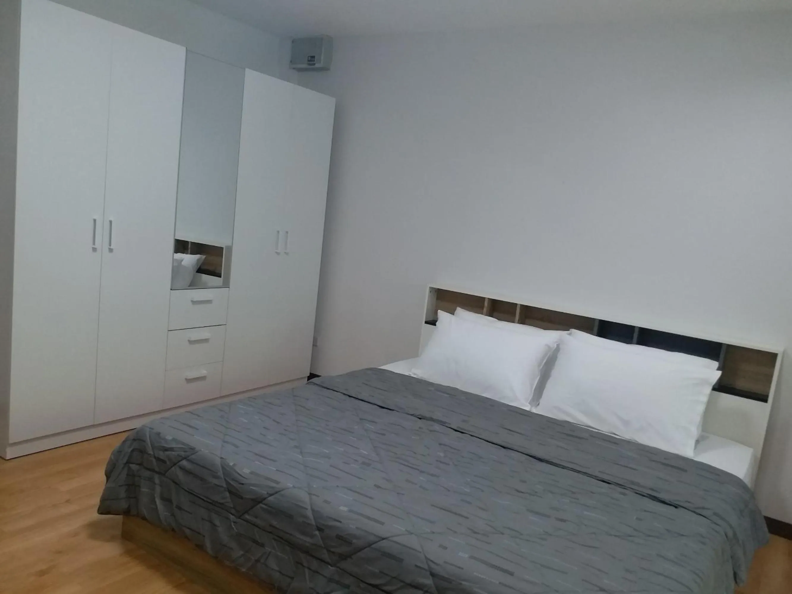 Bedroom, Bed in DD Garden Apartment 2