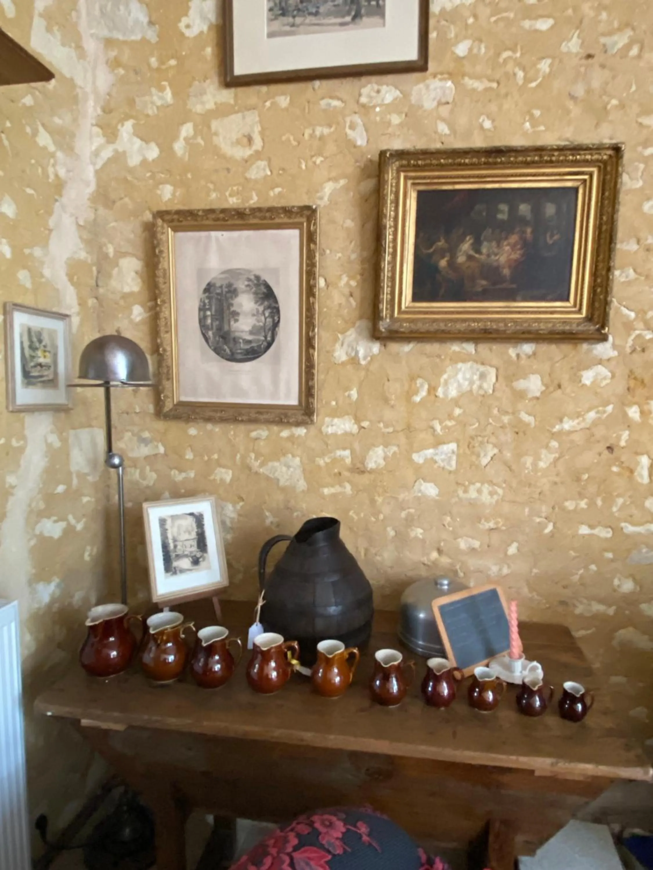 Decorative detail in Chambre d'Hôtes du Domaine de la Haute Poignandiere