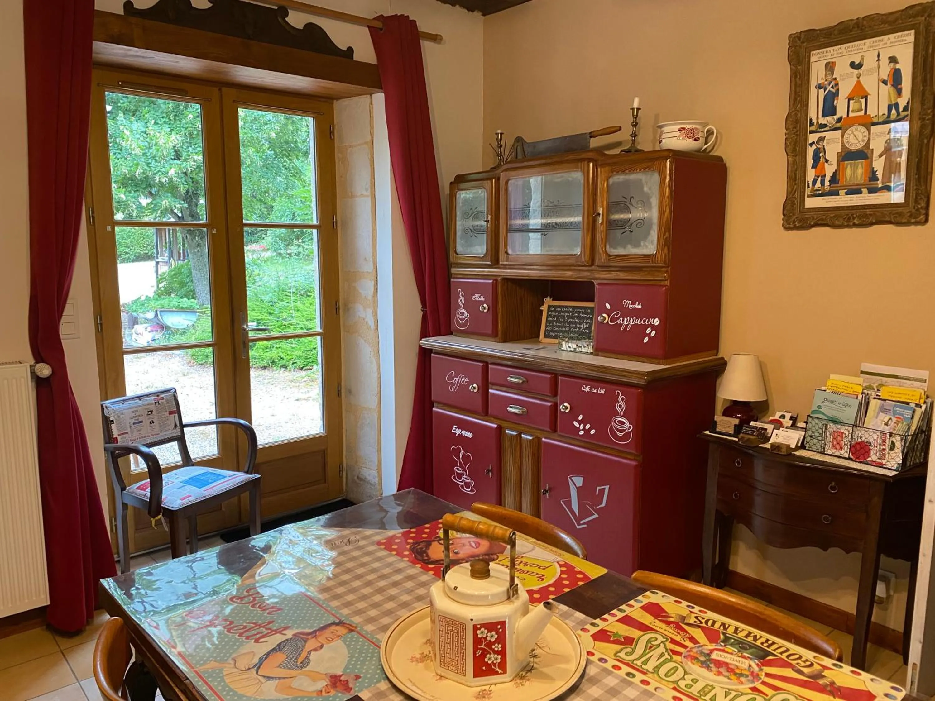 Kitchen or kitchenette in Chambre d'Hôtes du Domaine de la Haute Poignandiere