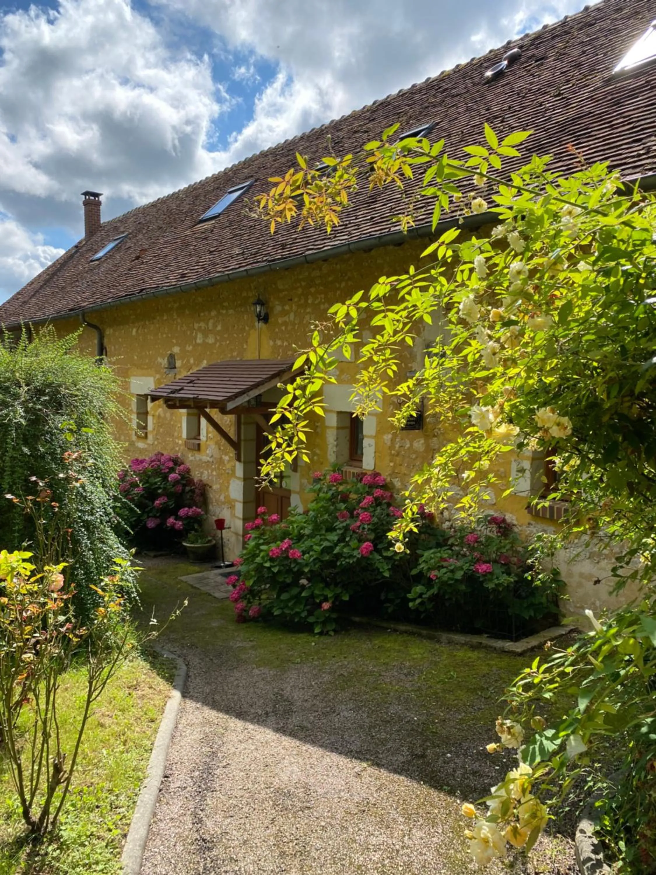 Facade/entrance in Chambre d'Hôtes du Domaine de la Haute Poignandiere