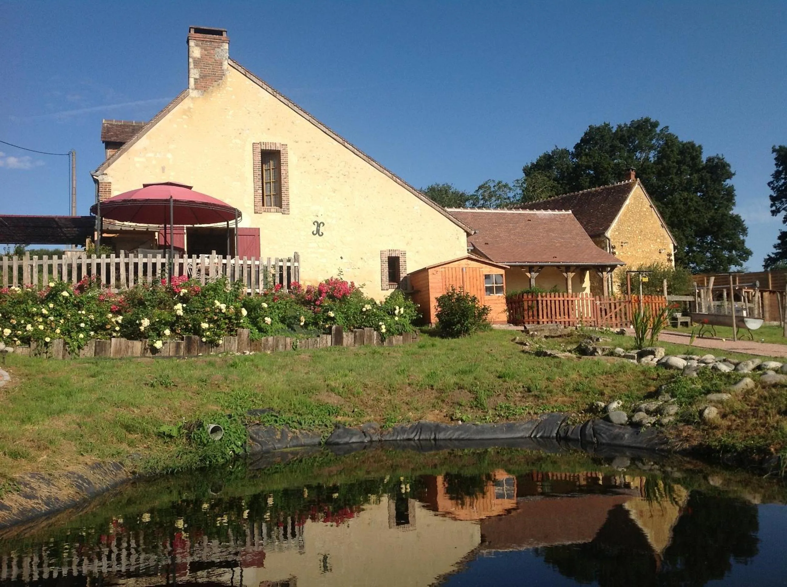 Facade/entrance in Chambre d'Hôtes du Domaine de la Haute Poignandiere