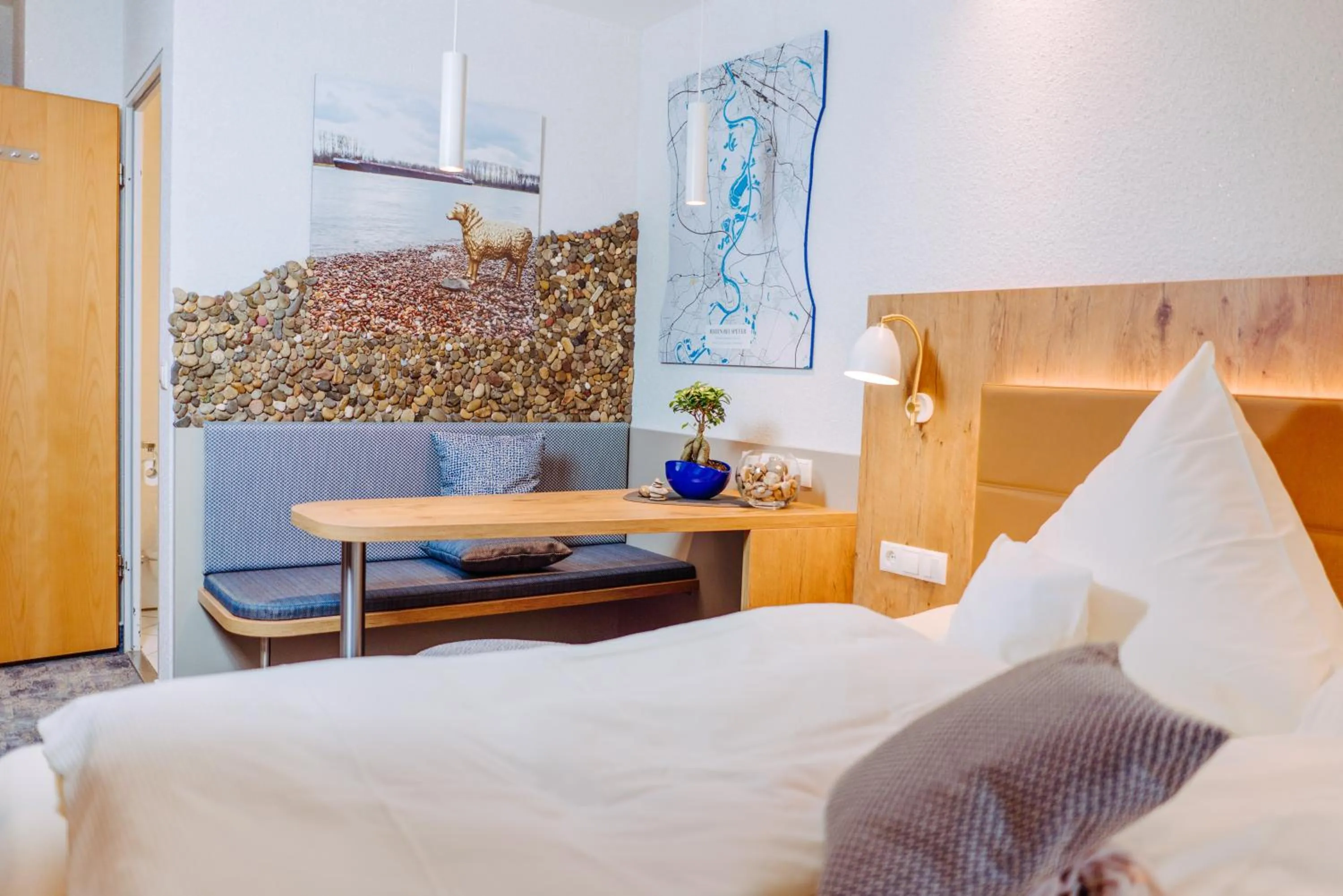 Photo of the whole room, Bed in Garni-Hotel Goldenes Lamm