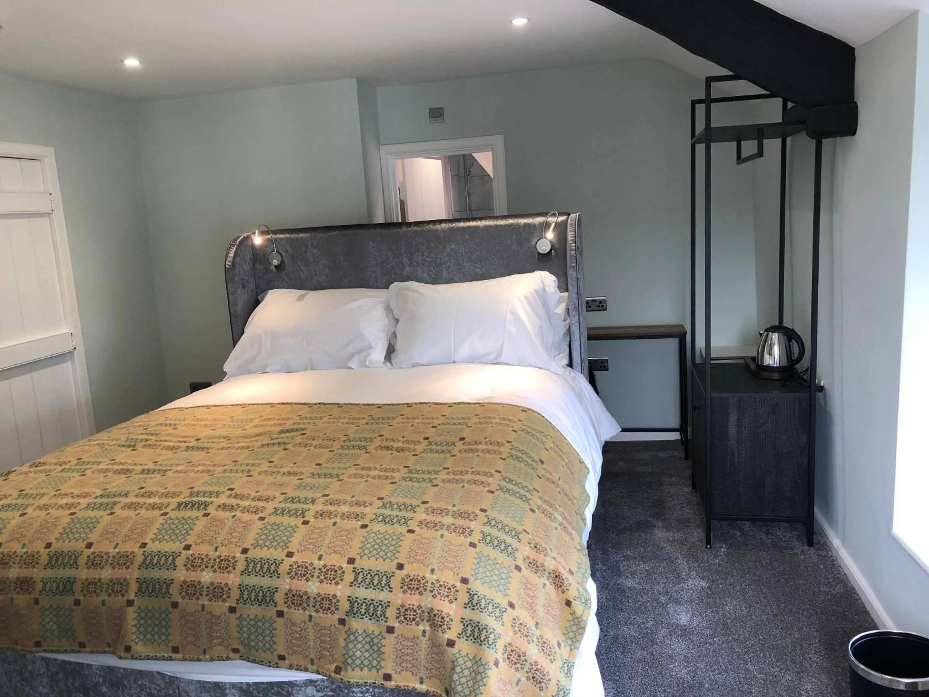 Bed in Mount Street House