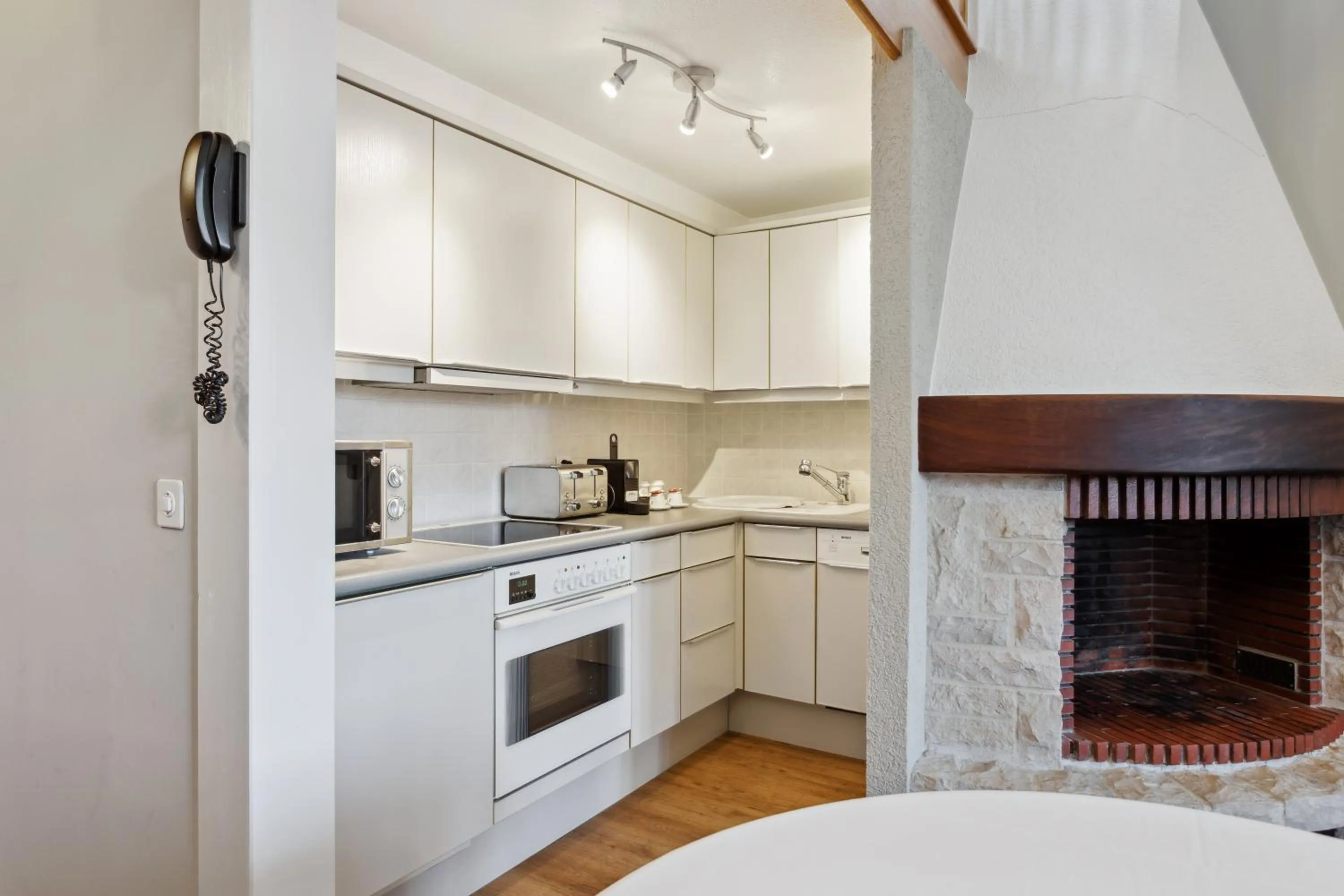 Kitchen or kitchenette in Hôtel de la Couronne