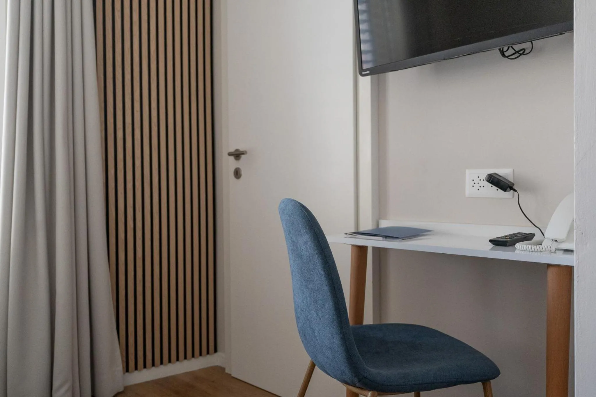 hair dresser in Hôtel de la Couronne