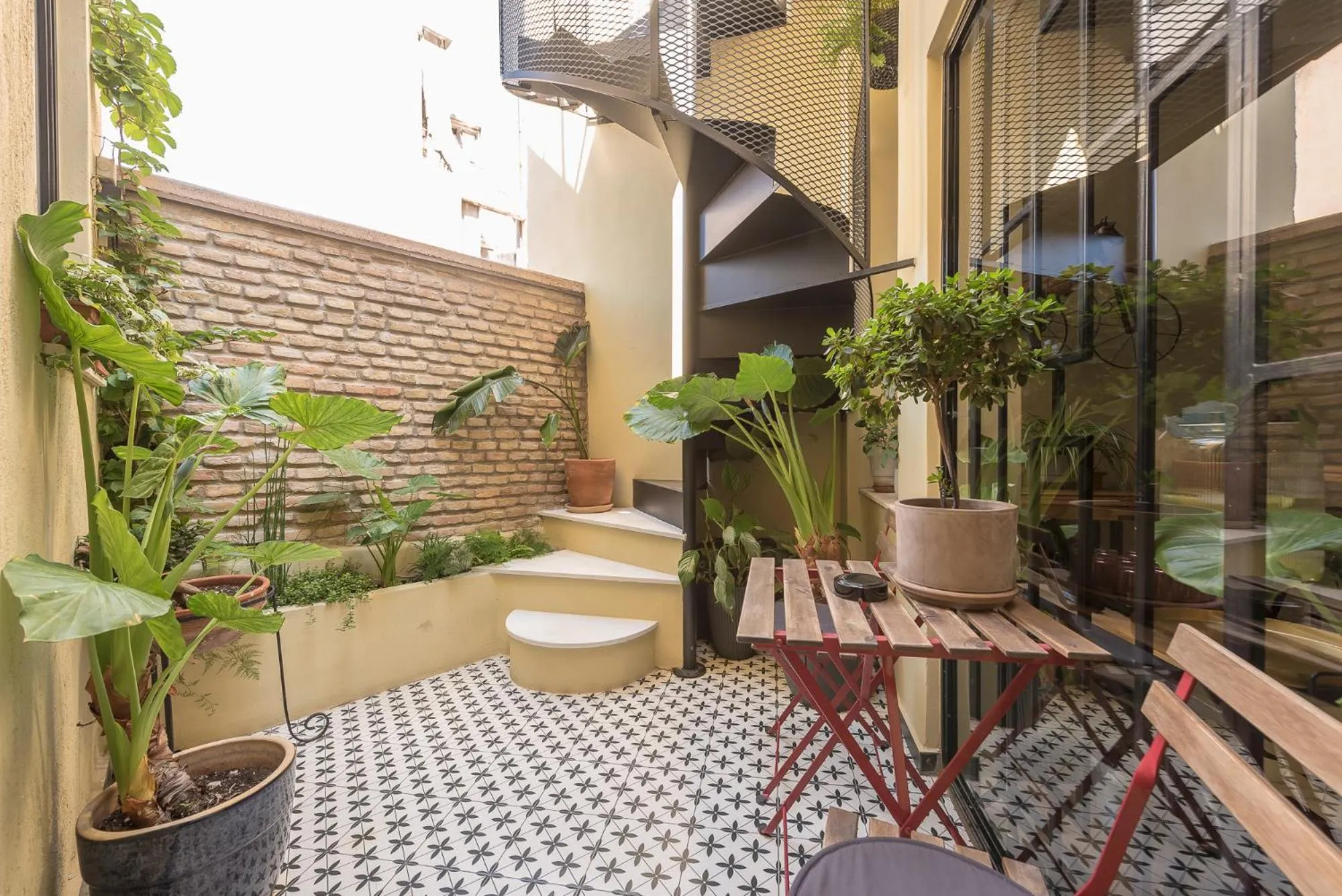 Patio in Moon And Stars Athens