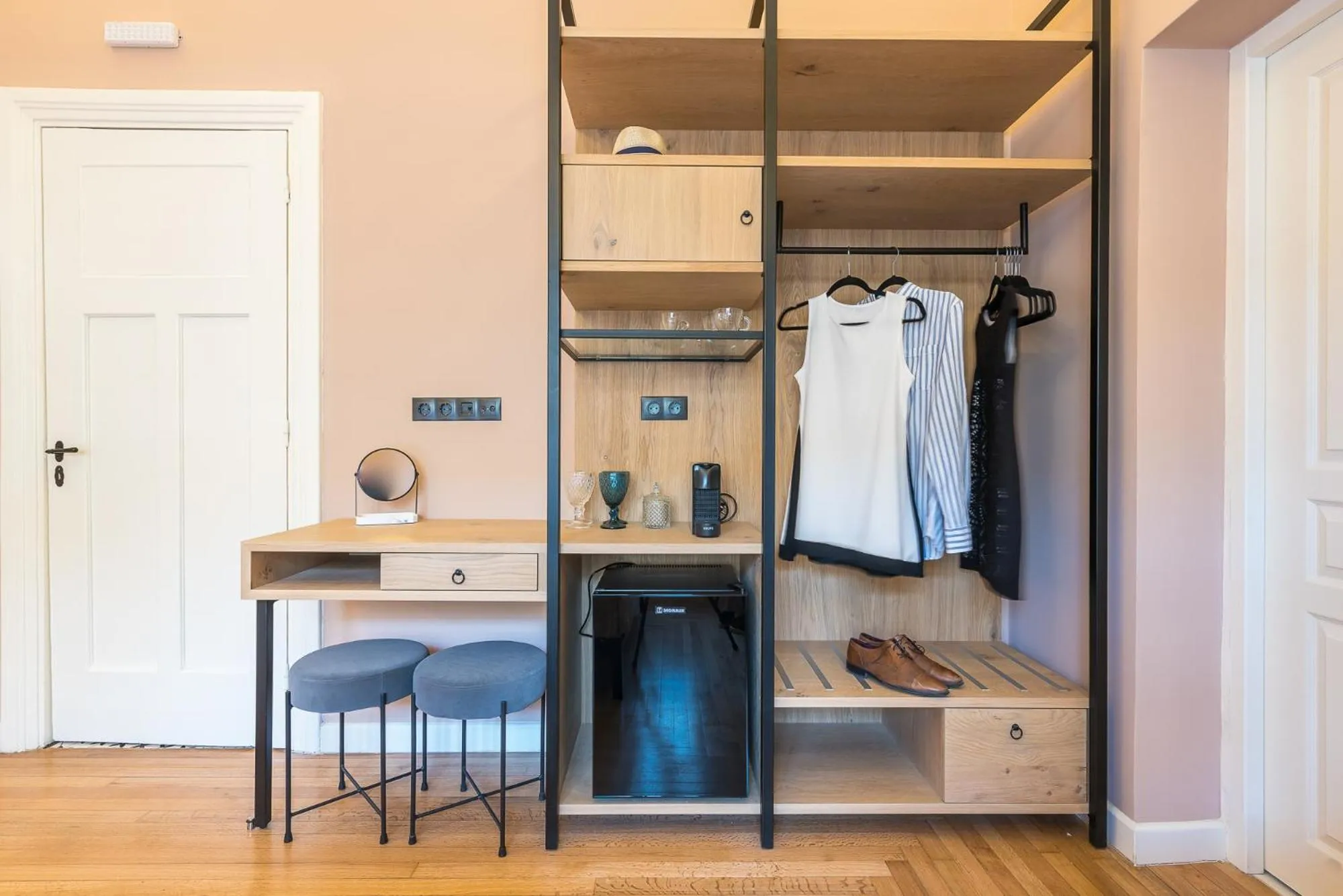 Photo of the whole room in Moon And Stars Athens