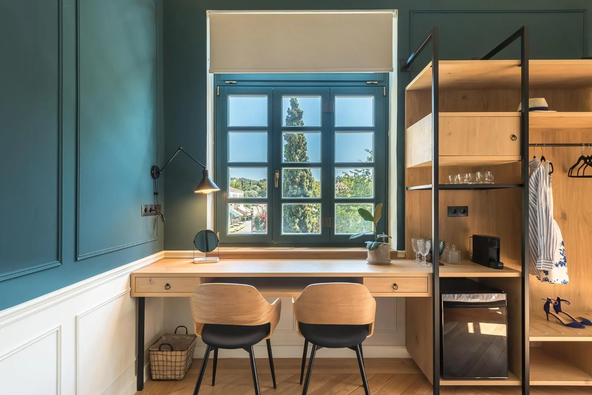 Dining area in Moon And Stars Athens