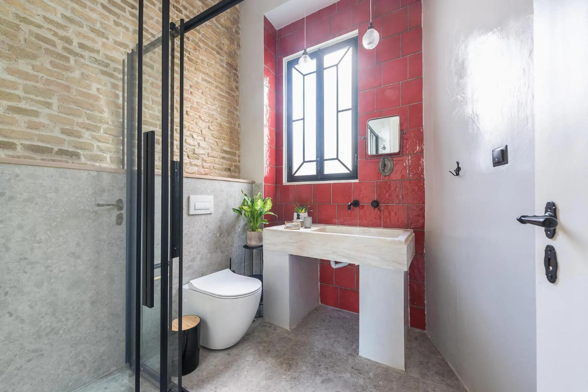 Shower in Moon And Stars Athens