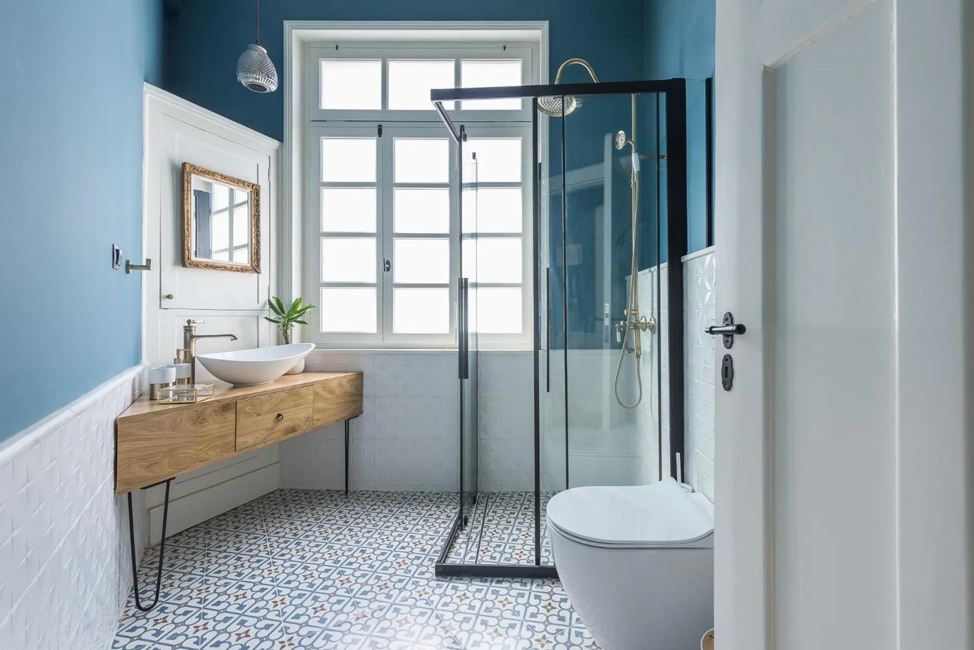 Bathroom in Moon And Stars Athens