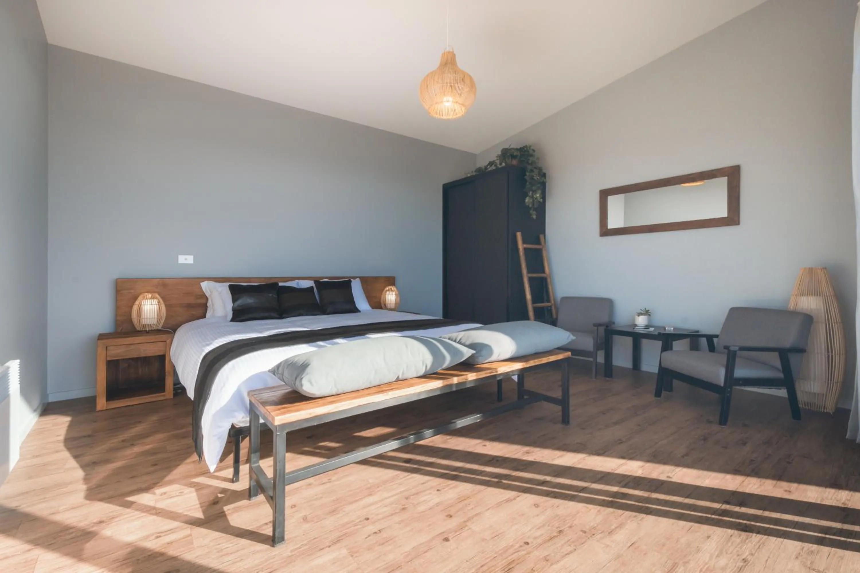 Photo of the whole room, Bed in The Cove Tasmania
