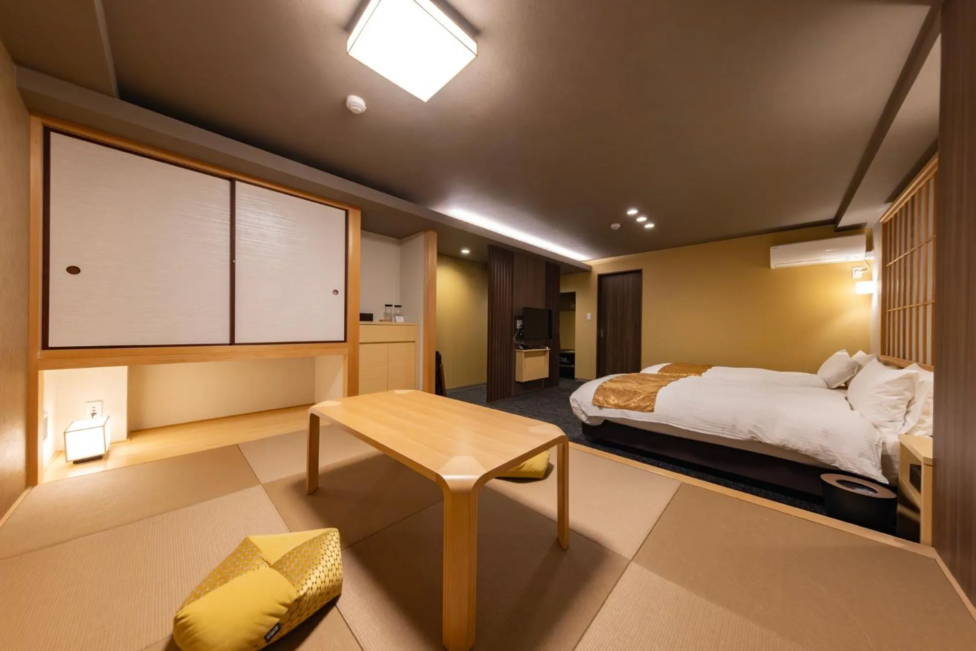 Photo of the whole room, Bed in MADOKA Kyoto station west