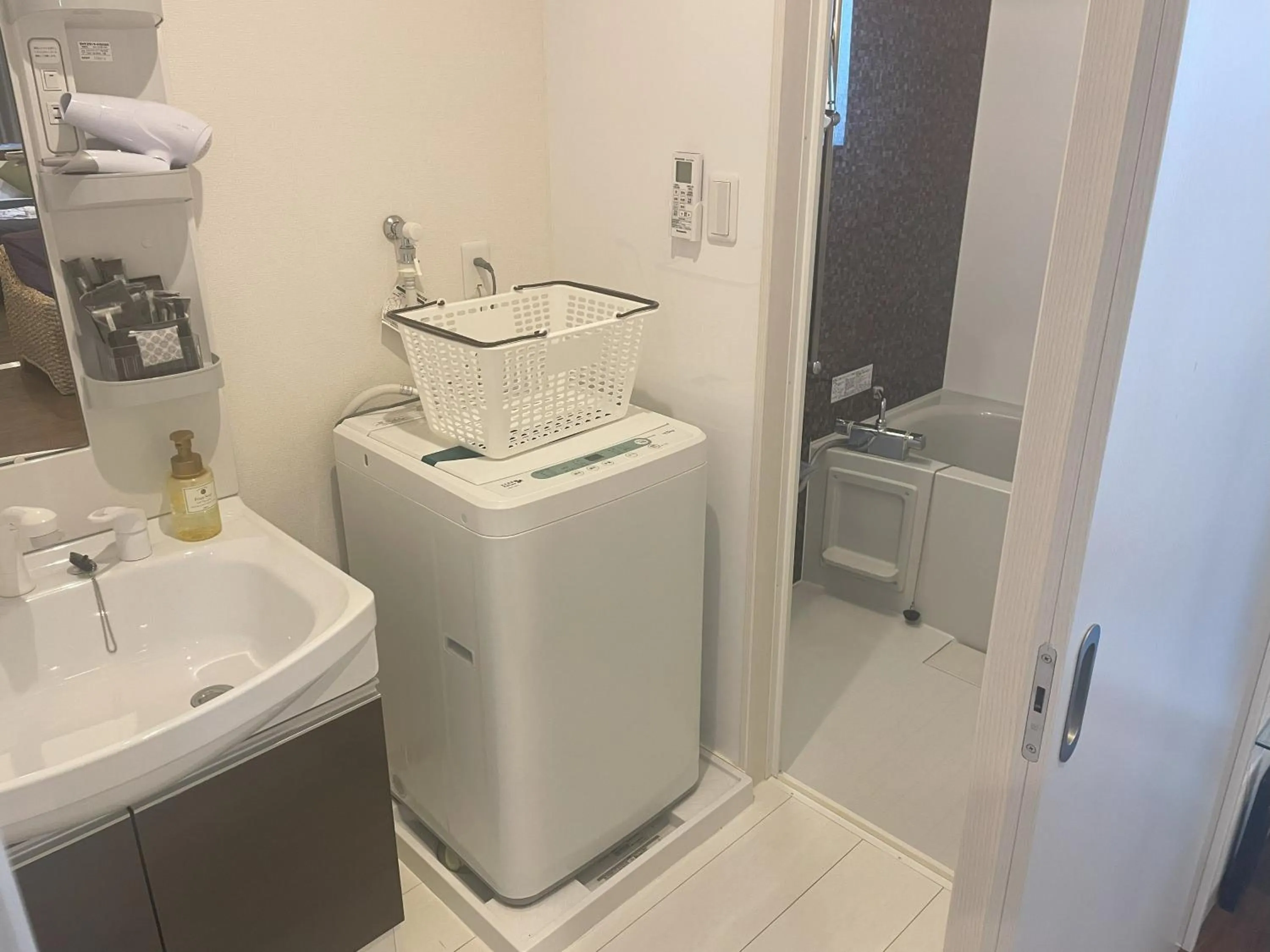 washing machine in BiBi Hotel コンベンションベイ