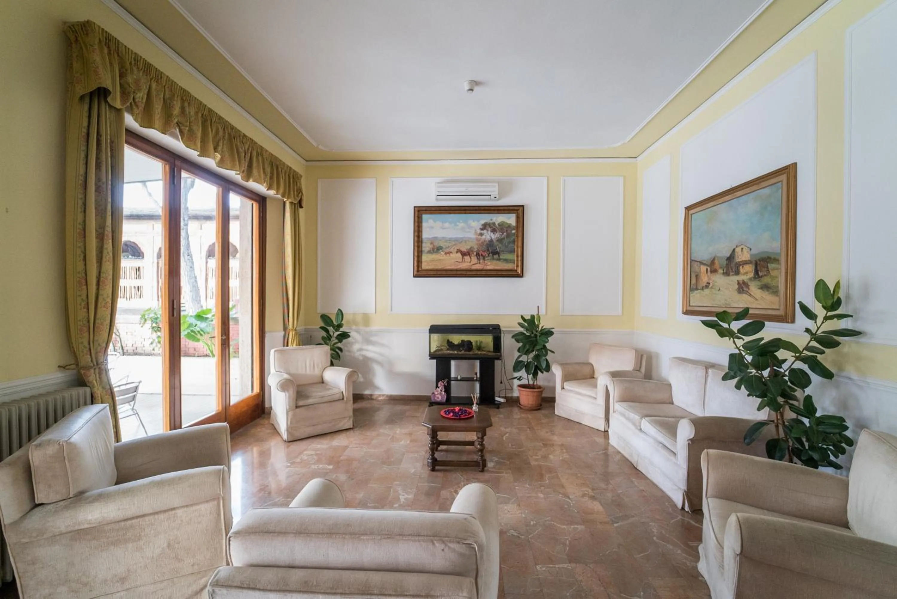 Living room in HOTEL CONCORDIA