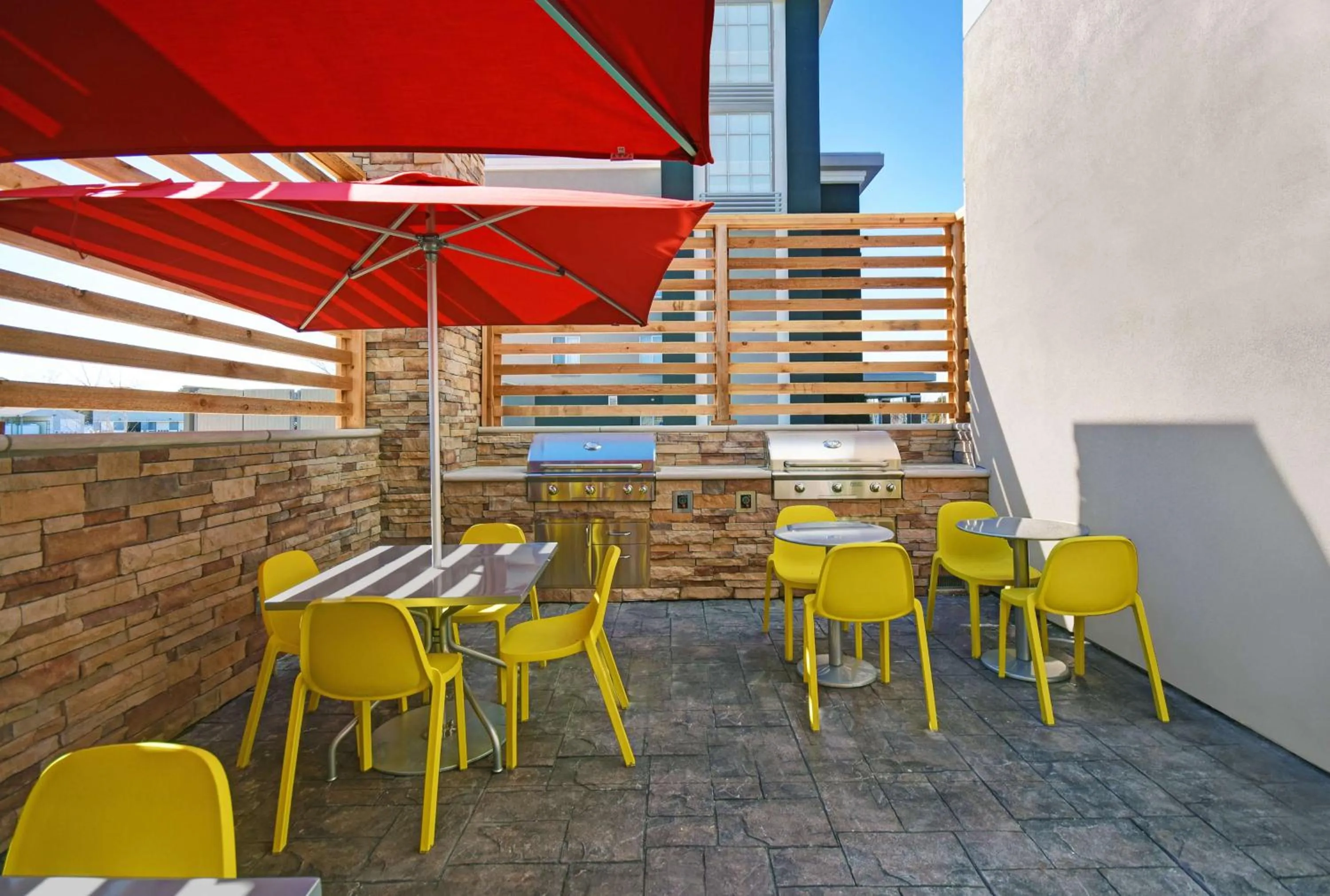 Patio in Home2 Suites By Hilton Columbus