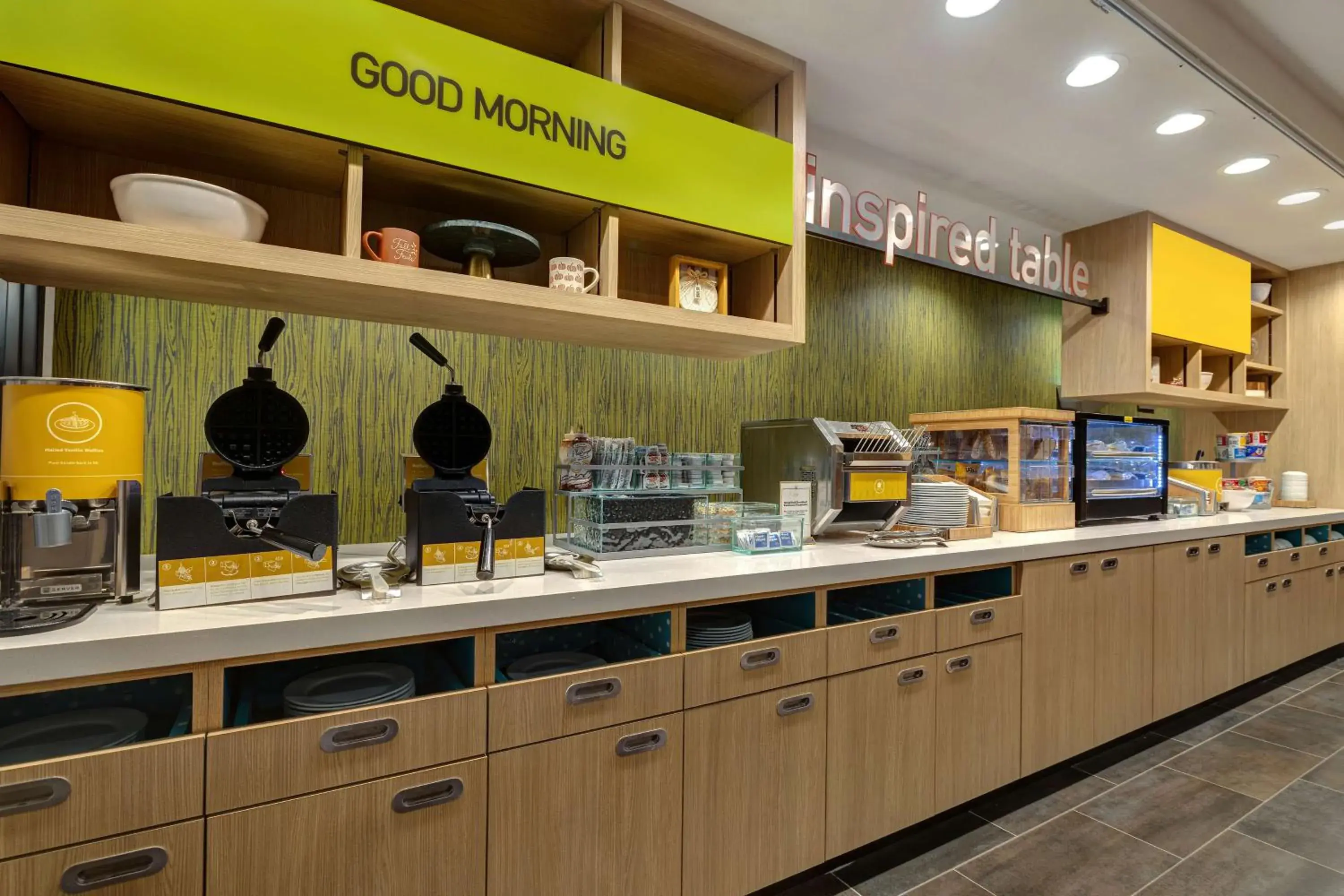 Breakfast in Home2 Suites By Hilton DeKalb Breakfast in Home2 Suites By Hilton DeKalb