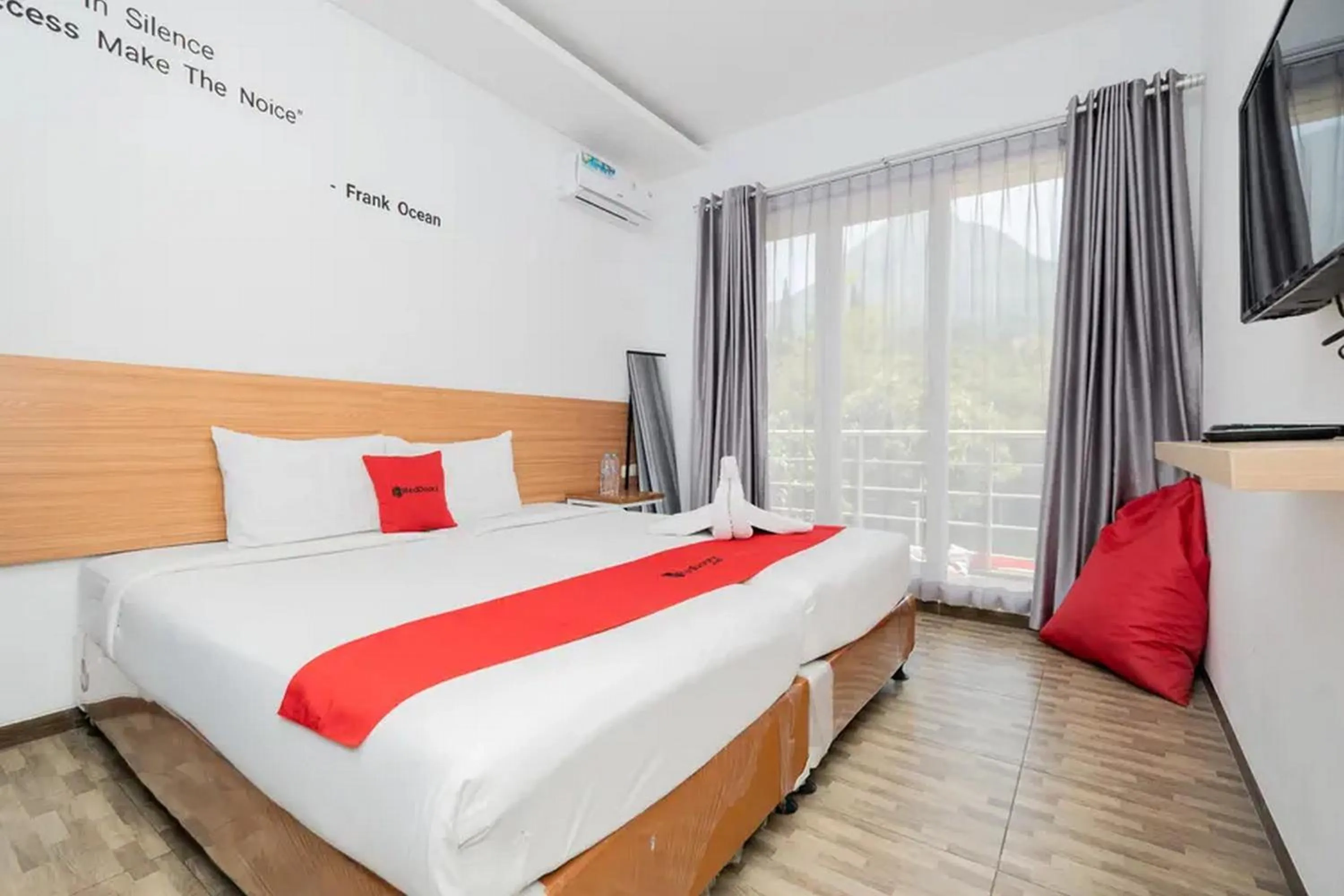 Bed in RedDoorz near Jawa Timur Park 2