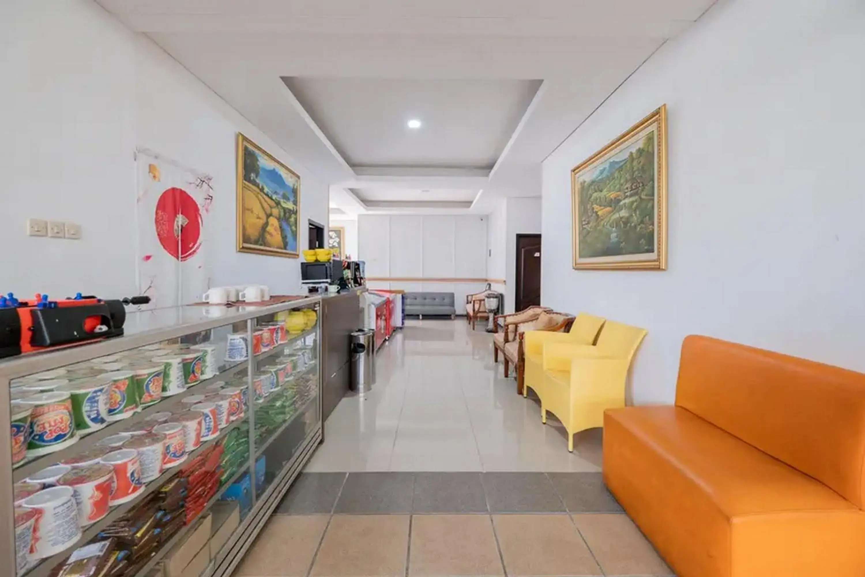 Lobby or reception in RedDoorz near Jawa Timur Park 2 Lobby or reception in RedDoorz near Jawa Timur Park 2