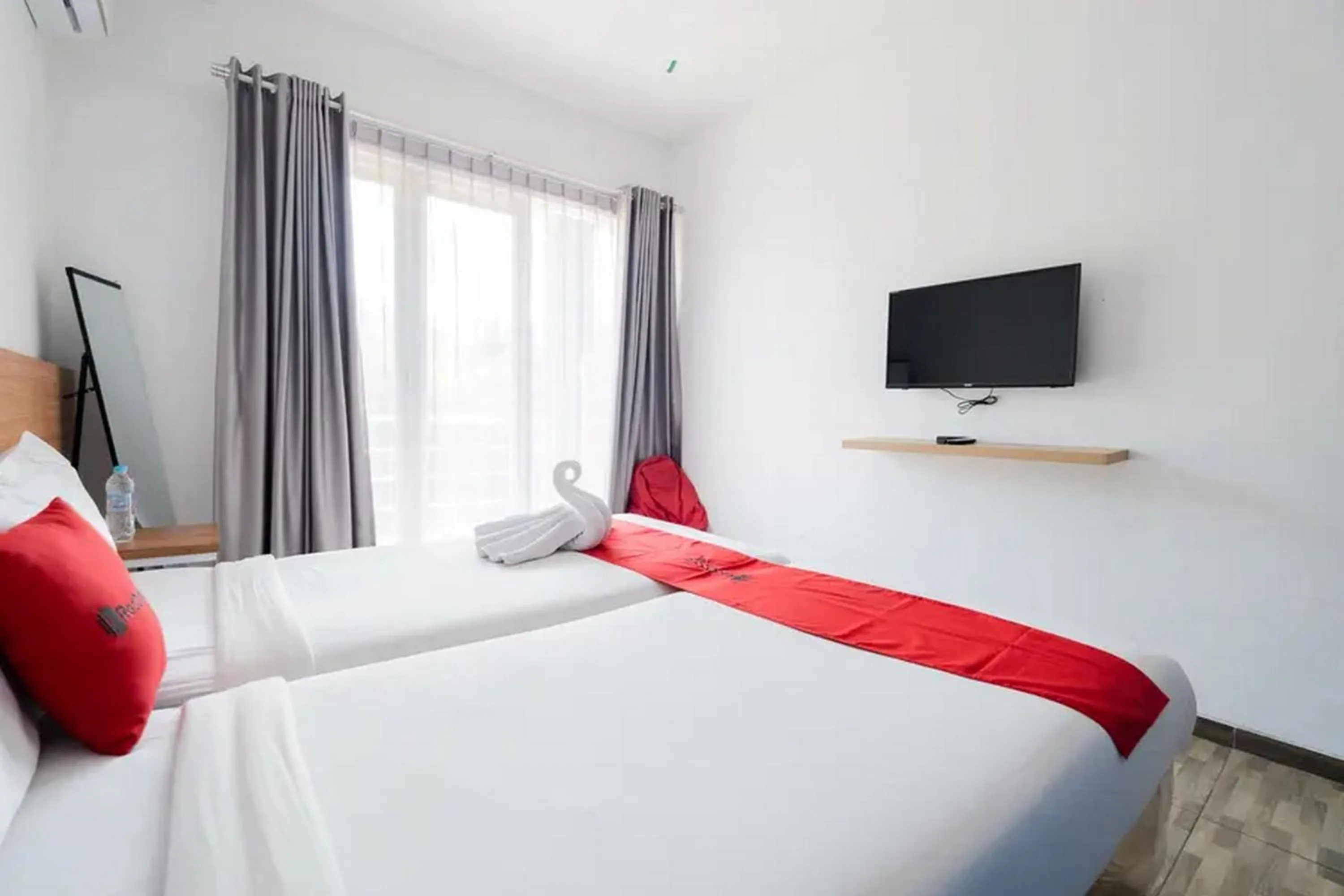 Bed in RedDoorz near Jawa Timur Park 2
