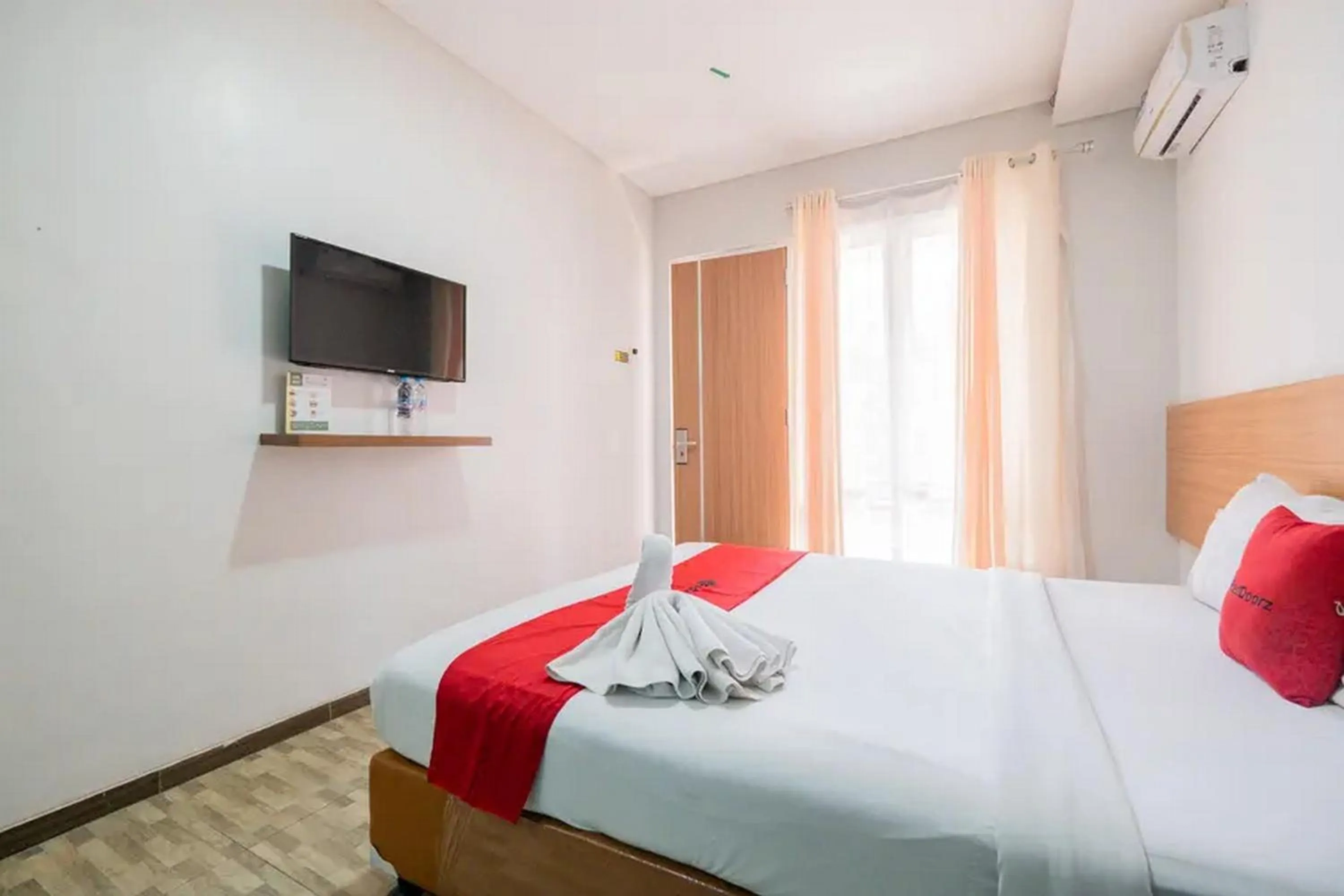 Bed in RedDoorz near Jawa Timur Park 2