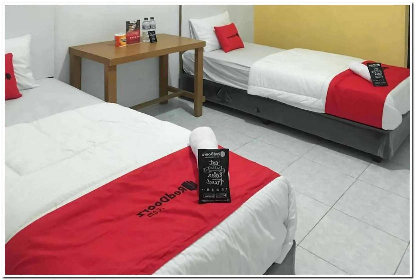 Bedroom, Bed in RedDoorz @ Simpang Pos Medan