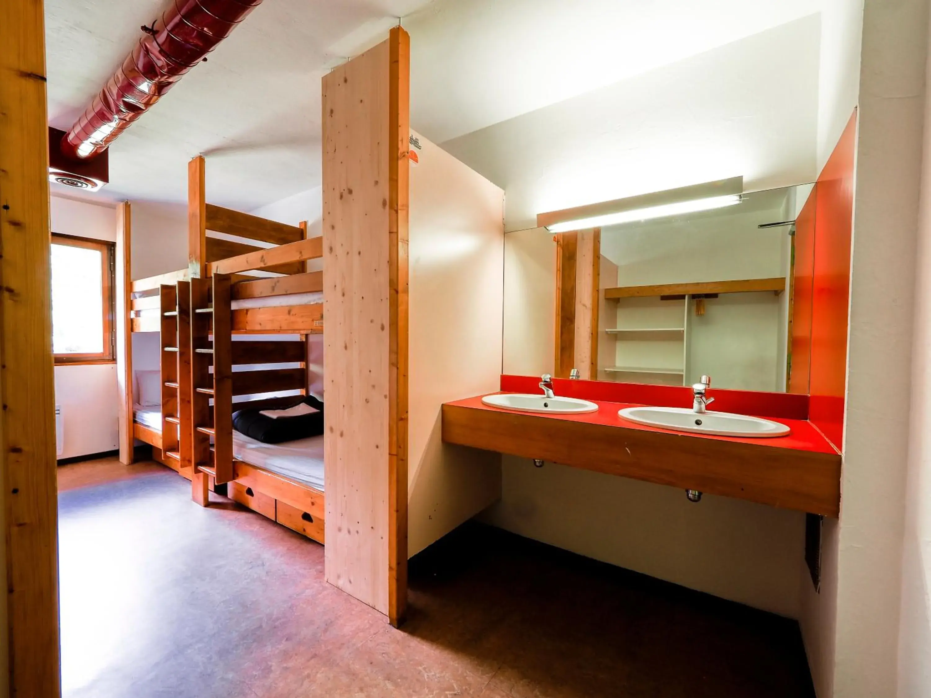 Quadruple Room – Shared Bathroom - single occupancy in Auberge de Jeunesse HI Chamonix Quadruple Room – Shared Bathroom - single occupancy in Auberge de Jeunesse HI Chamonix