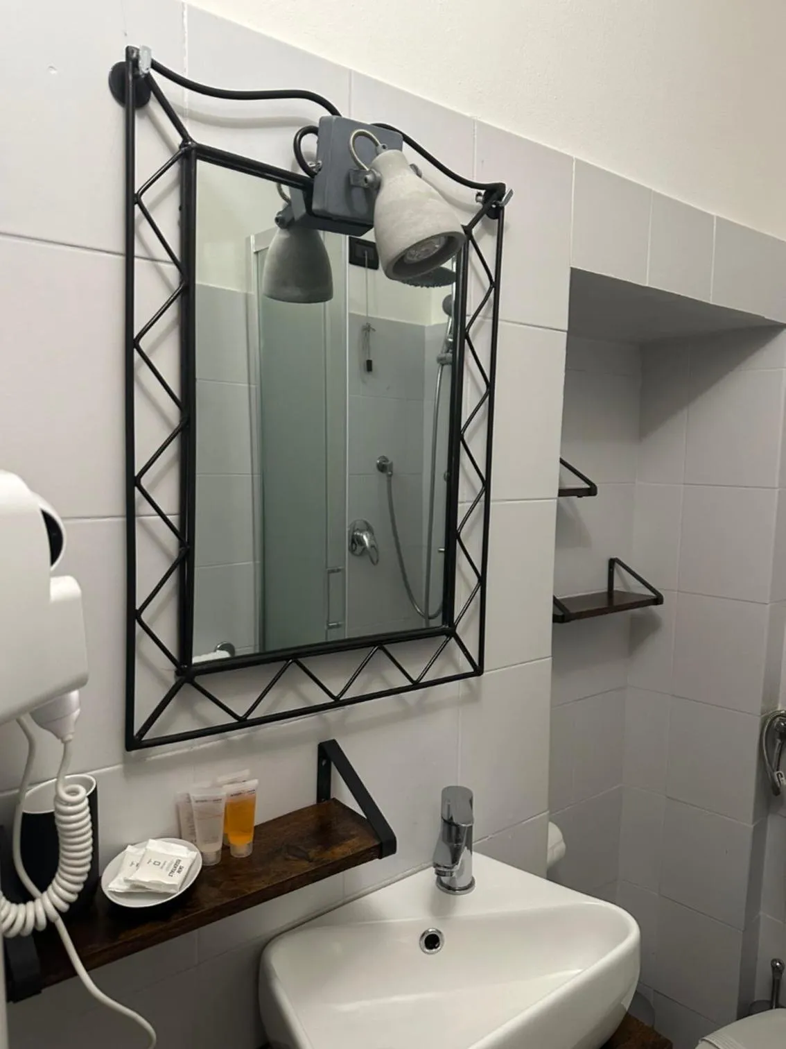 Bathroom in Red and Blues Music Hotel Genova