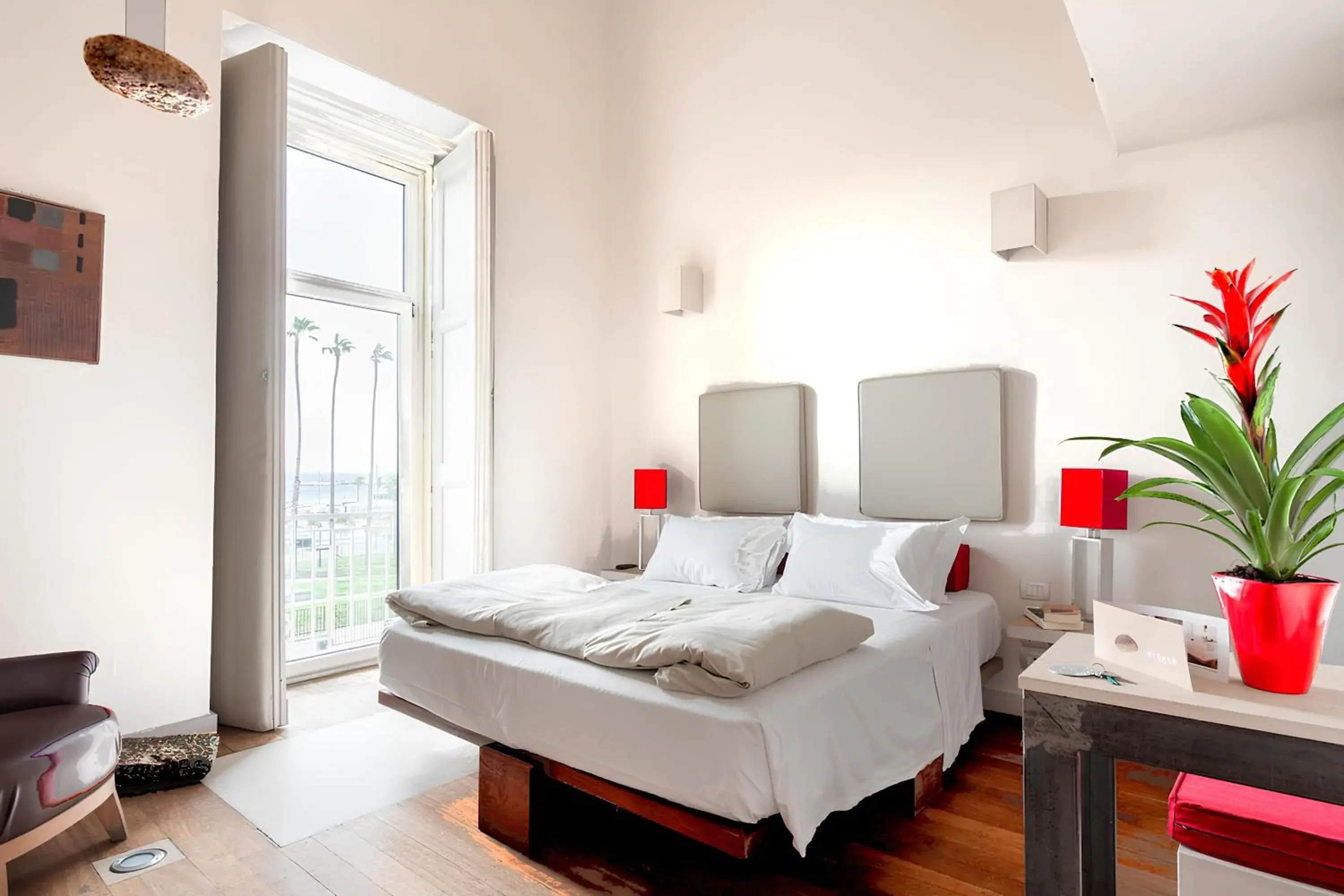 Deluxe Double Room with Balcony and Sea View in Micalò Art Rooms Deluxe Double Room with Balcony and Sea View in Micalò Art Rooms