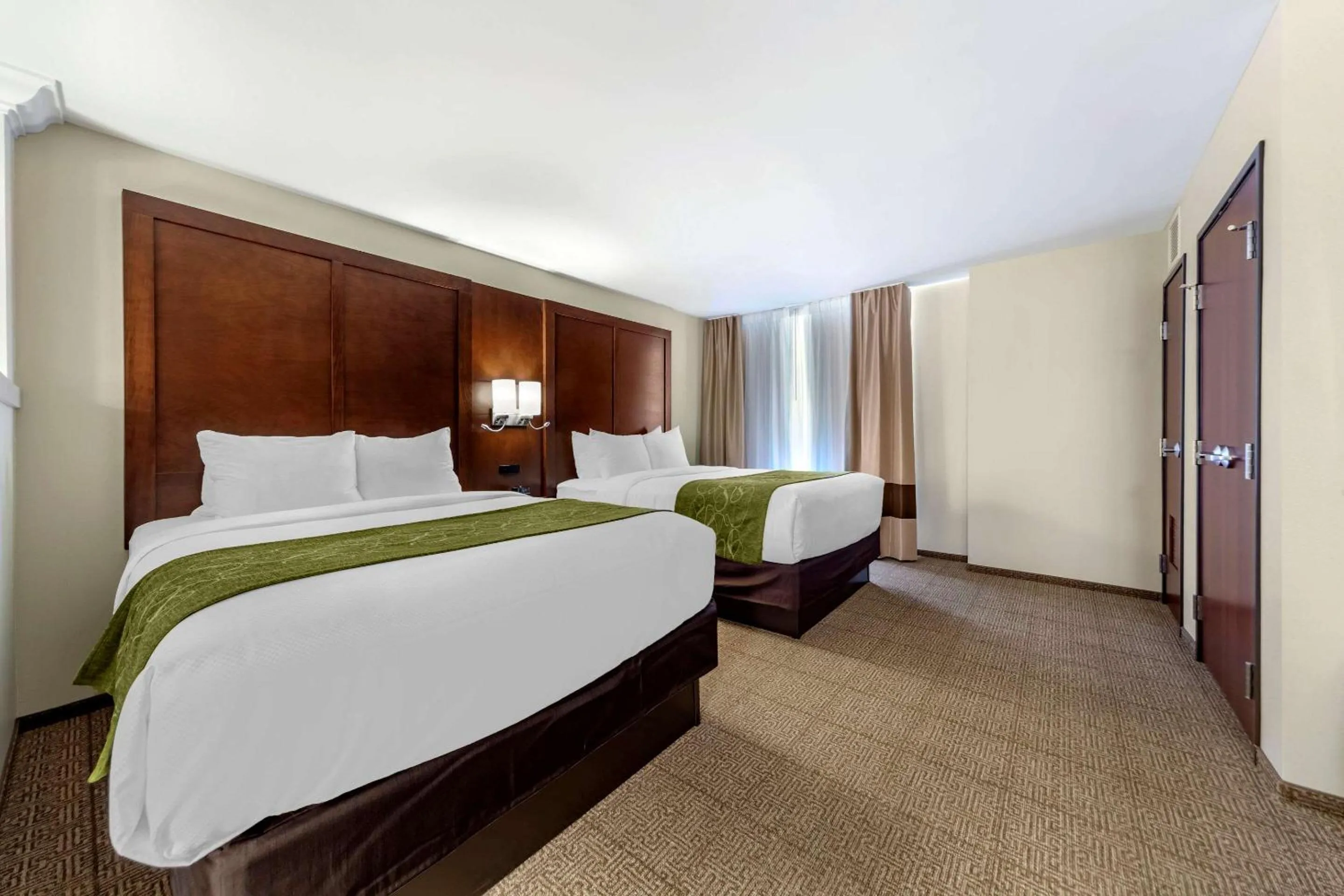 Bedroom, Bed in Comfort Suites Grand Island South