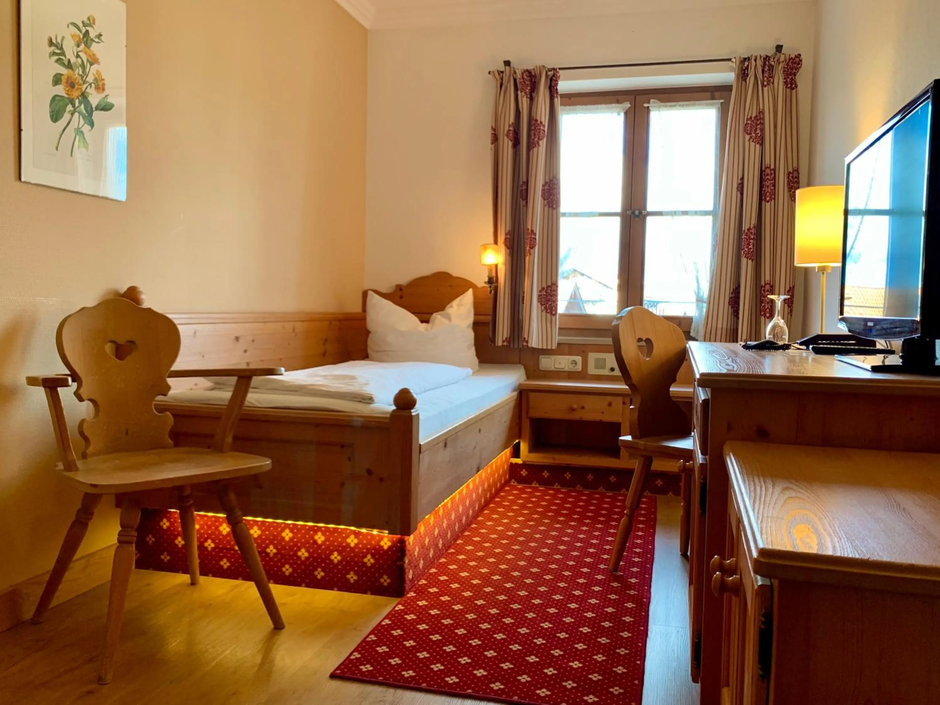 Photo of the whole room, Bed in Hotel zur Post