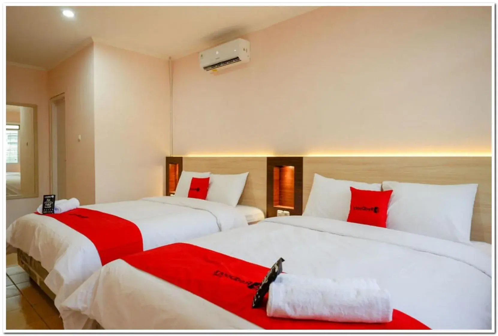 Bedroom, Bed in RedDoorz near Gejayan 3 Bedroom, Bed in RedDoorz near Gejayan 3