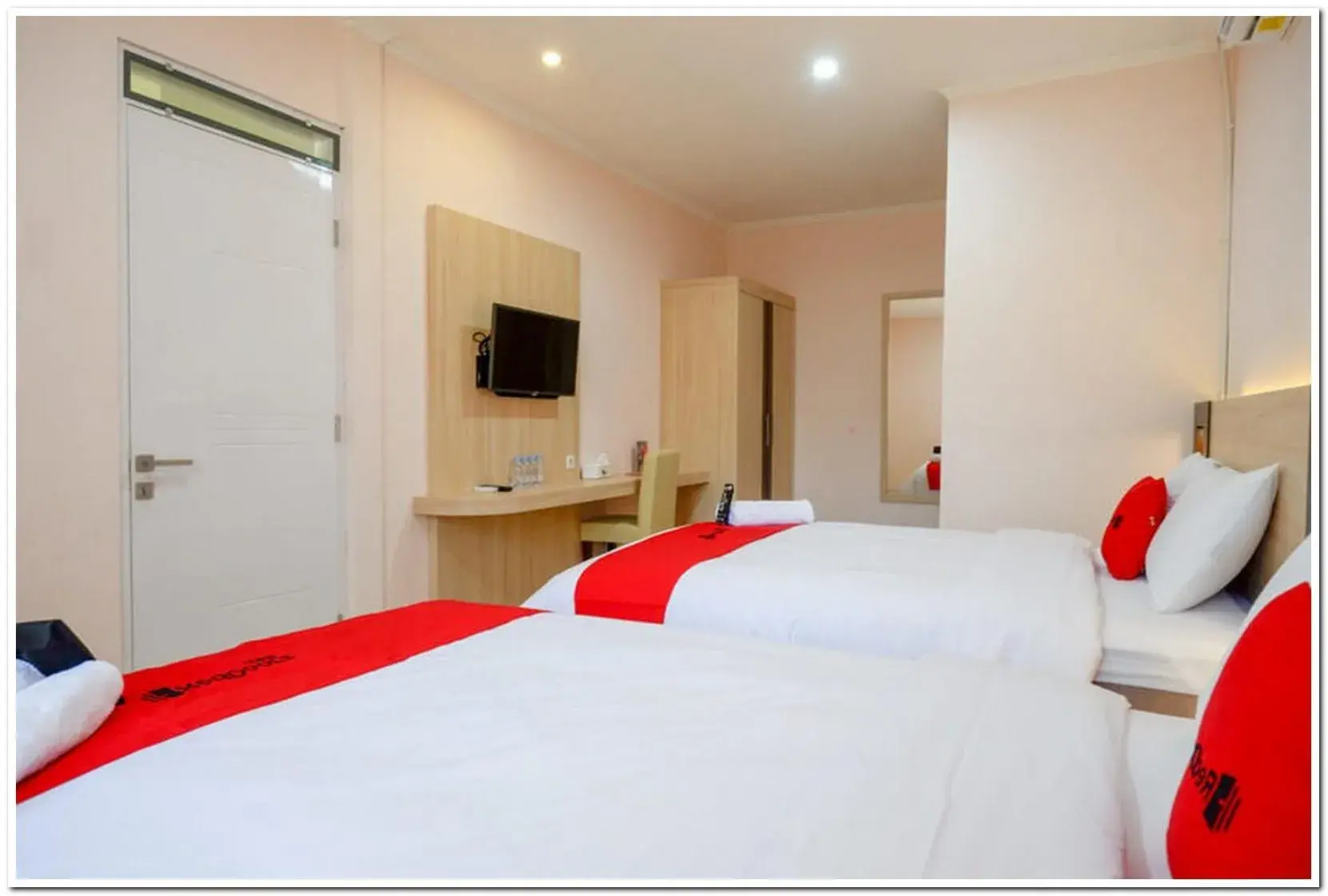 Bedroom, Bed in RedDoorz near Gejayan 3 Bedroom, Bed in RedDoorz near Gejayan 3